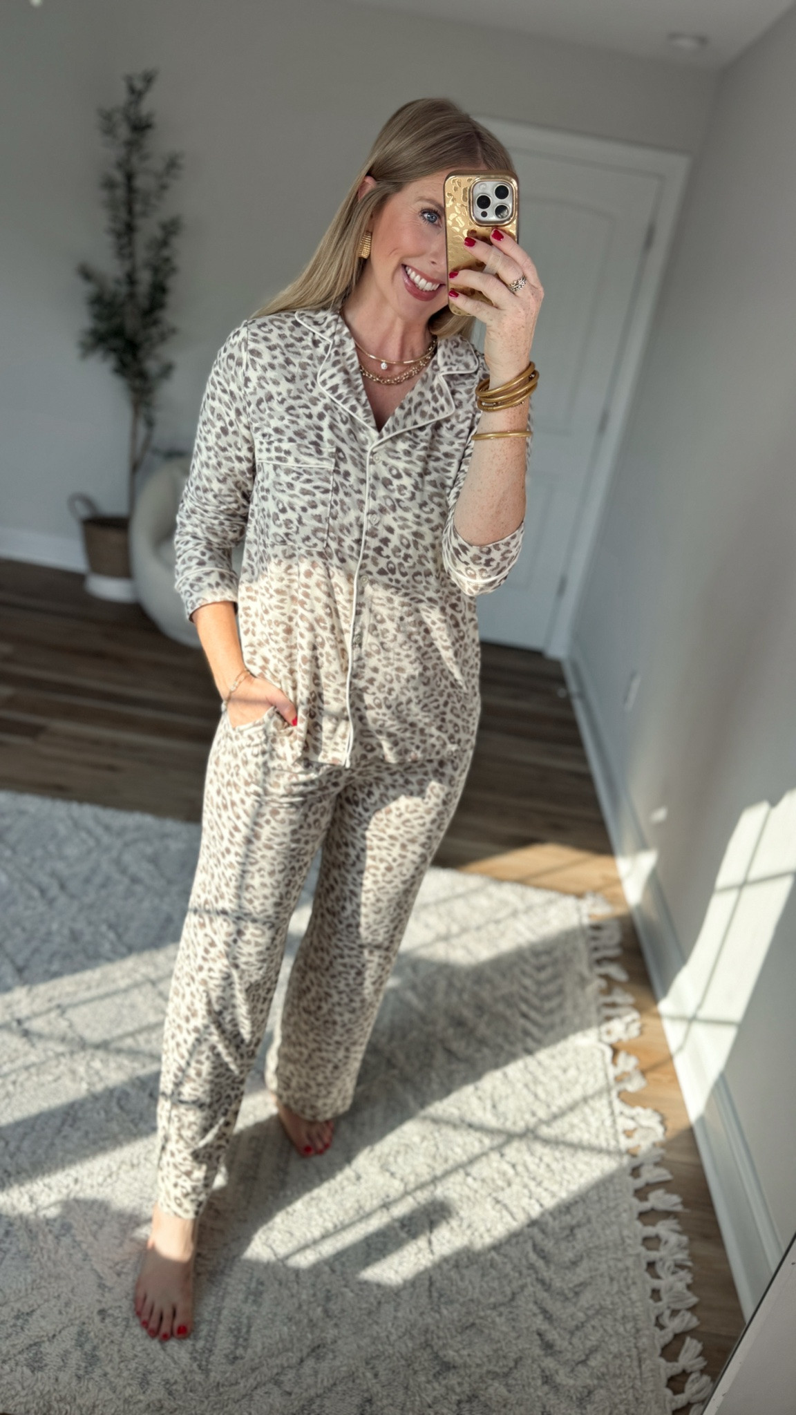 Weekend Walmart Wins try-on
Best pajamas ever!!! Leopard collar pj set- medium

#LTKootd