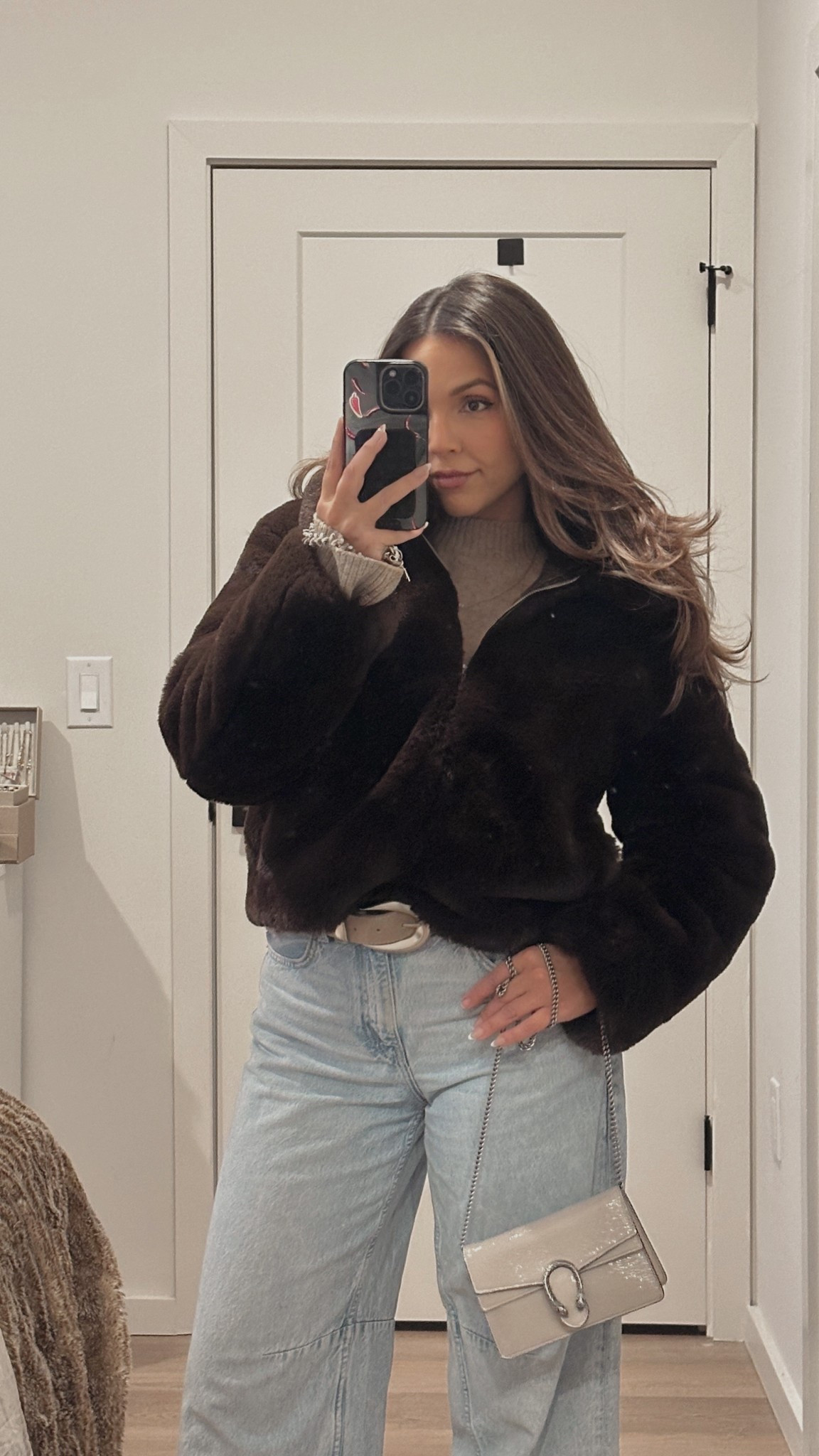 Cozy faux fur chocolate crop jacket 

#LTKootd #LTKFindsUnder100 #LTKSaleAlert
