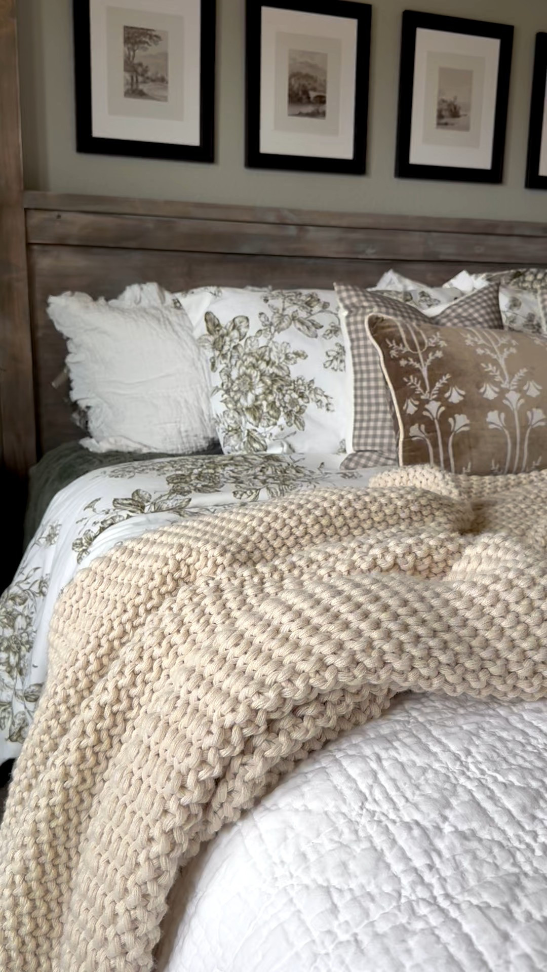 This throw is such a beautiful soft chunky knit and it comes in an extra big size so it drapes really really nicely over a king size bed

#LTKHome #LTKdayinmylife #LTKSeasonal