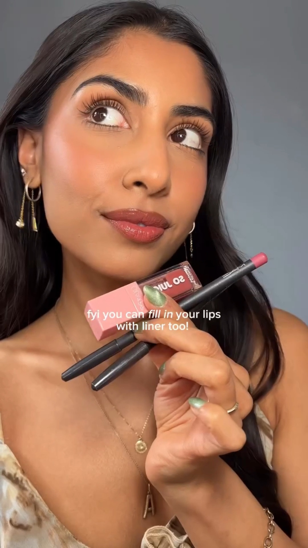such a cute combo for spring <3 @maccosmeticscanada @maccosmetics @colourpopcosmetics 
.
.
.
#lipliner #lipgloss #lipcolour #lipcombo #springmakeup