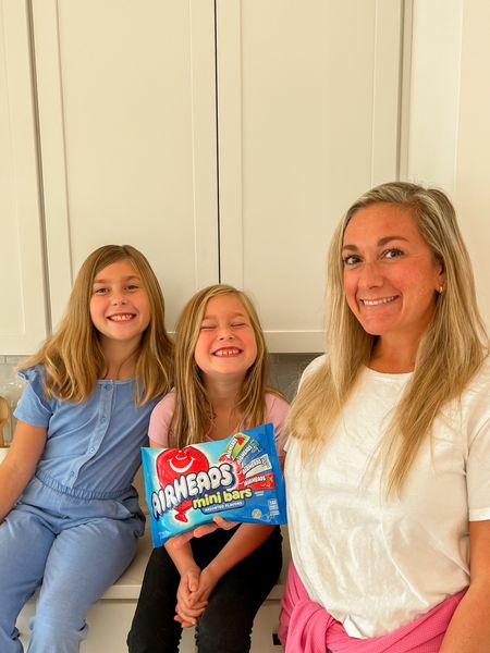 #ad Let’s restock my girls treat drawer! We try really hard to keep up on our chore chart and our girls LOVE a fun reward so I headed to @target to grab their fave @Airheads Mini Bars! They come in a pack of 36 in assorted flavors. They’re great for packing in their lunchbox too, and let’s be honest. Ryan and I also love them. Head over to Target to stock up on Airheads! #Target #TargetPartner #Airheads #AirheadsHaveMoreFun #liketkit 
