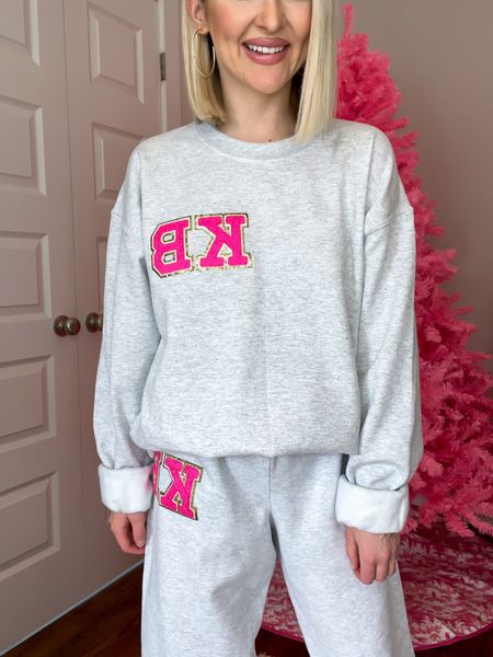 20% off with KB20
Sweat set: ash gray
Letter patches: hot pink
SM pants, MD top 

#LTKHoliday #LTKSeasonal #LTKstyletip