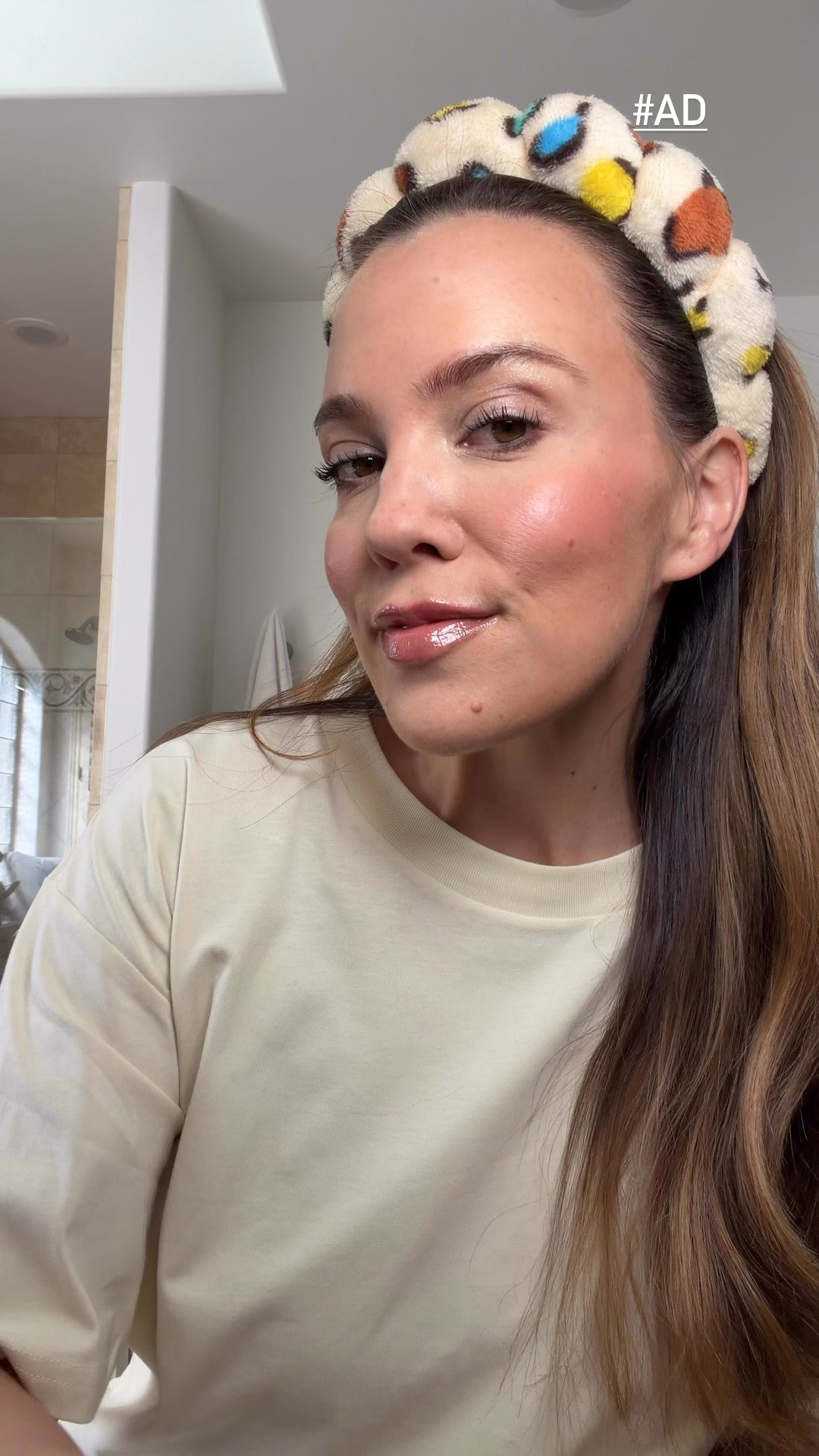 #AD Hydrated, glowy skin without the heaviness—this is my warm weather go-to that you need to try ASAP! I am wearing shade 40 Medium and am obsessed! 
@target @covergirl #targetpartner #skinperfectoressence #COVERGIRL #EasyBreezyBeautiful
