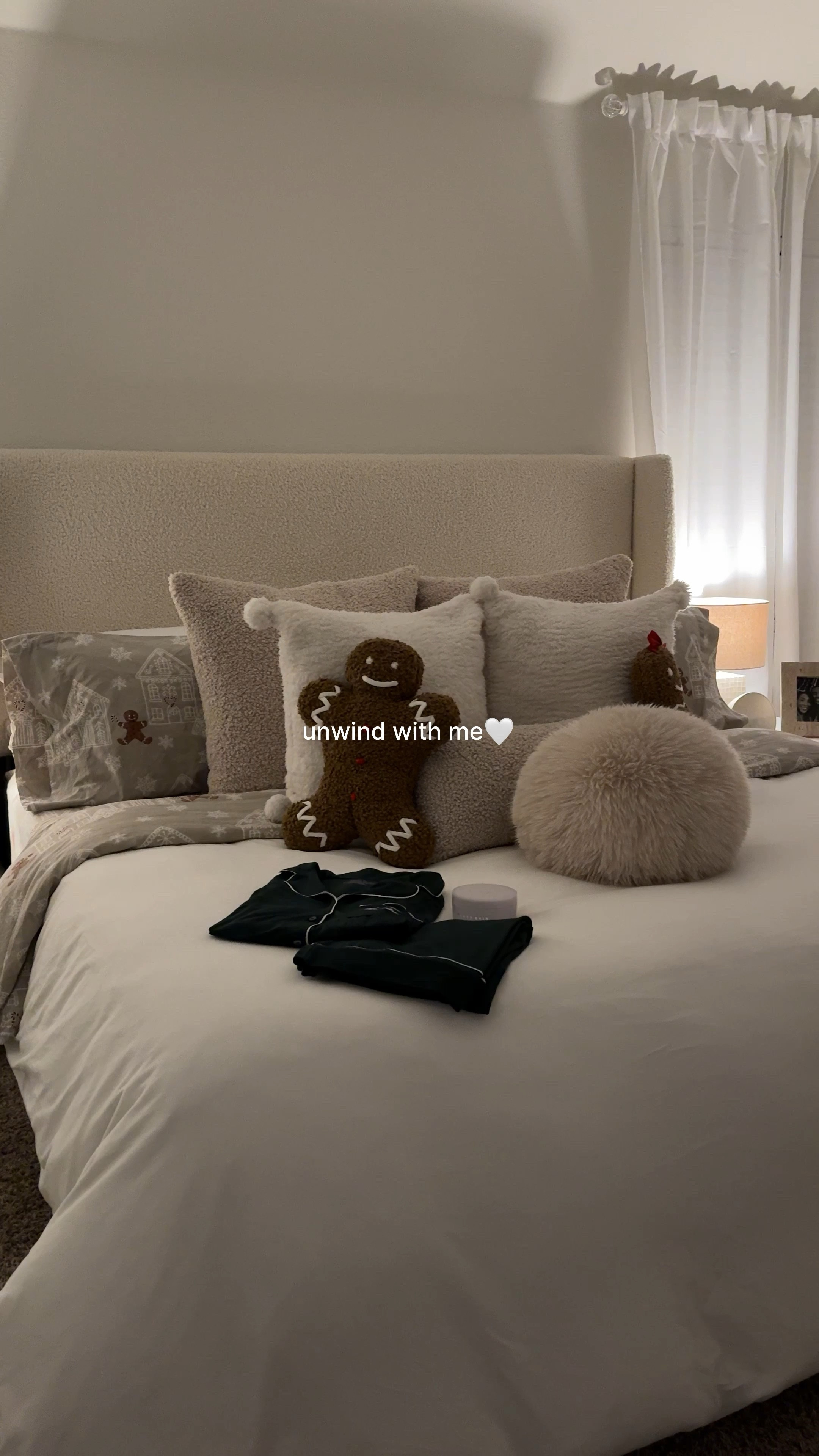 unwind with me🌙🤍

#LTKSeasonal #LTKHoliday #LTKHome