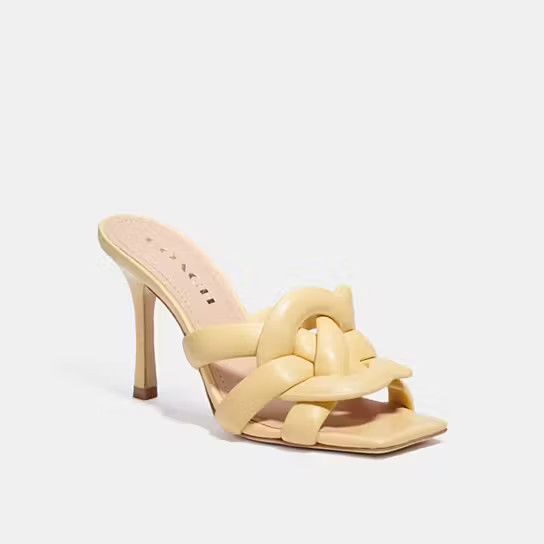 Kellie Sandal | Coach (US)