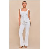 White Mid Waist Straight Leg Jeans | PrettyLittleThing US