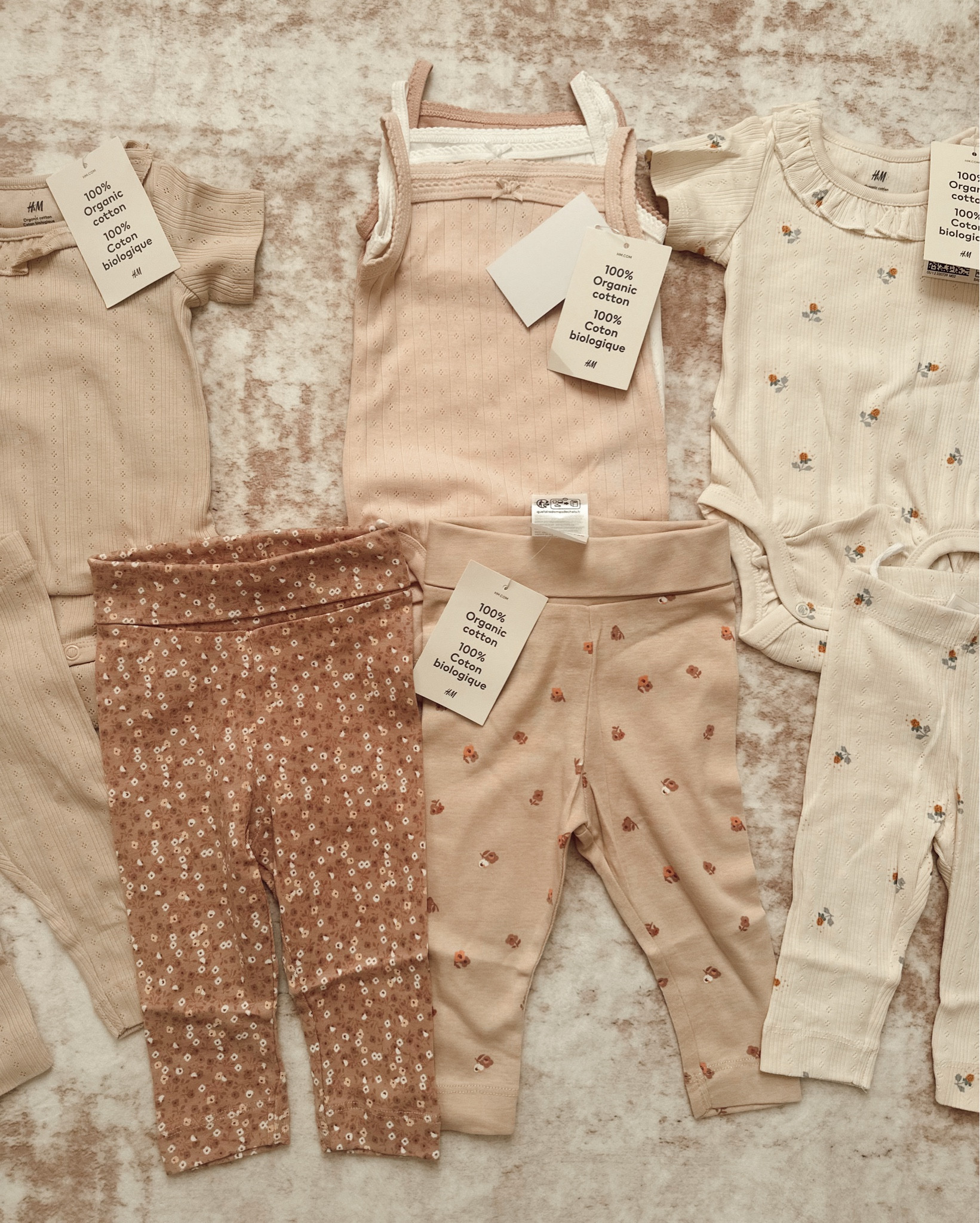 Baby girl 100% organic cotton clothes from @h+m under $40 🥹 so so obsessed with these florals 🛍️🧸🎀🕊️✨ H+M IS 50% off SITE WIDE RIGHT NOW 🛒🛍️

#LTKmomlife #LTKKids #LTKBaby