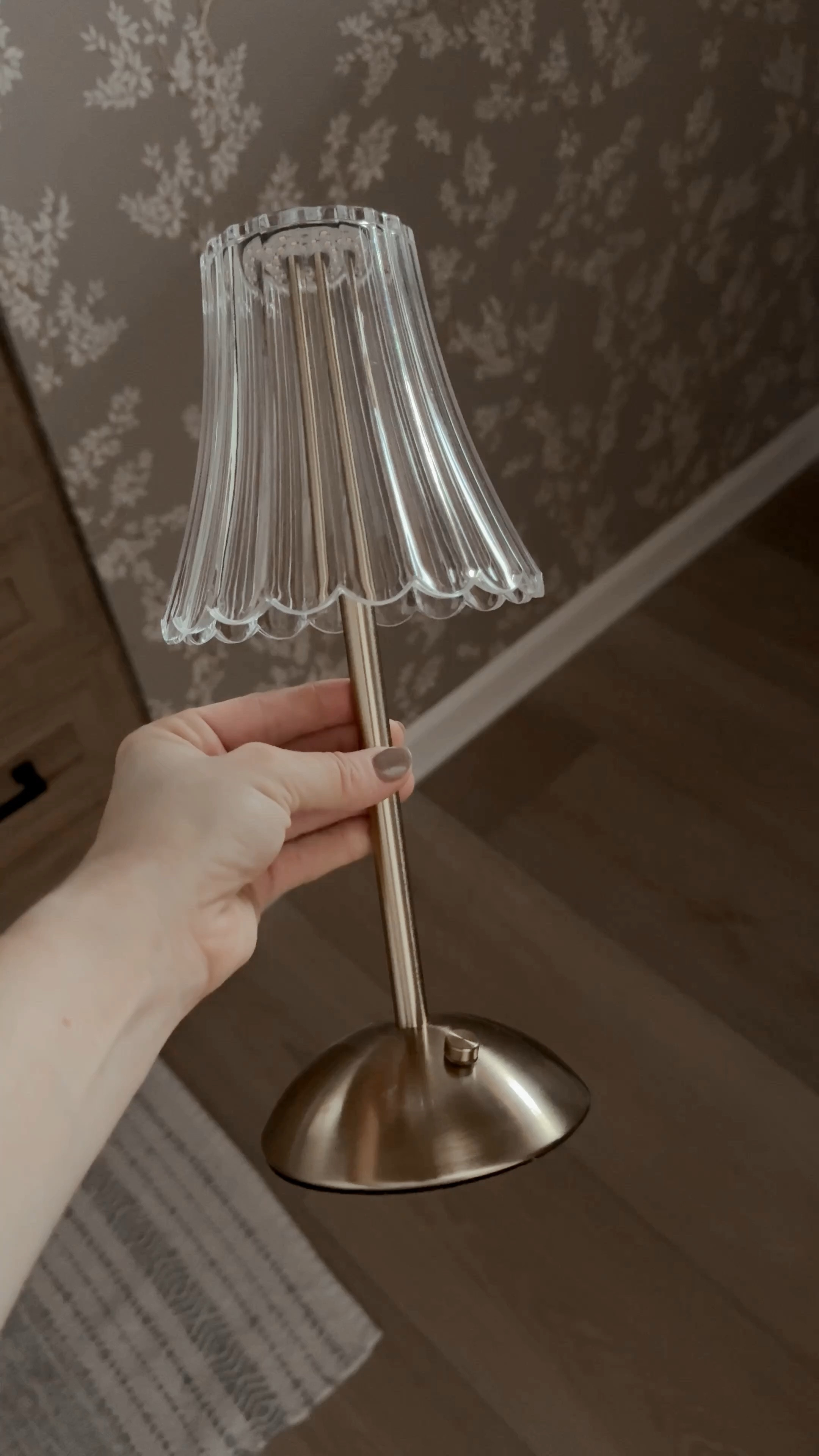 Vintage cordless lamp! Love the simple yet elegant design and the best part— NO cords!! Perfect addition to my bathroom decor 😍

#LTKFindsUnder50 #LTKStyleTip #LTKHome