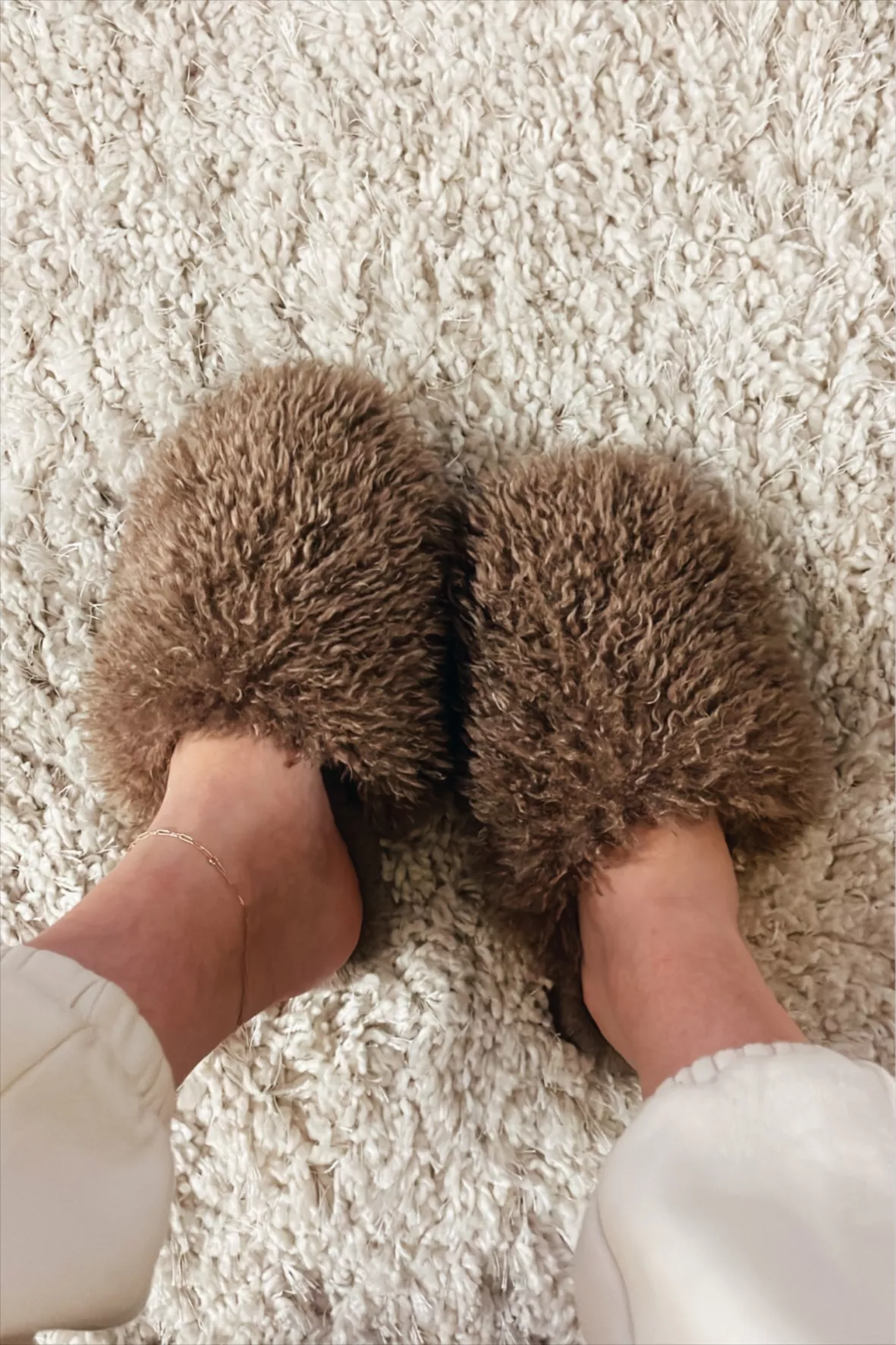 The 'Teddy' Natural Mink Slippers – Nellie Studio