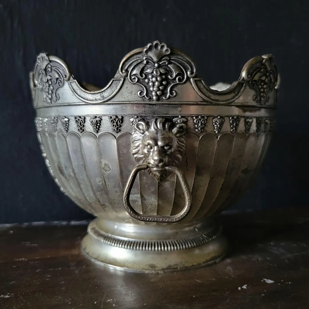 Vintage Silverplate Monteith Bowl With Lions Head Handles - Etsy | Etsy (US)