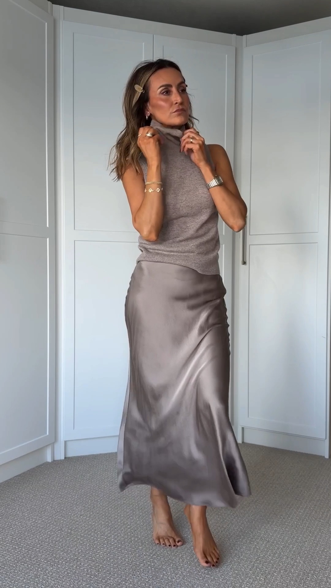 Day 5 of 7 Tonal Dressing ✨💕 shades of mauve for Les Miserables tonight. Wow, what an incredible show!!!!

Comment PINTEREST and I’ll send you a DM with all of the links to shop 💫 you can always check my stories for direct links, highlights or shop via link in my bio! 

Silk skirt, cashmere sweater, oversized coat, fall outfit, thanksgiving outfitt

#LTKStyleTip #LTKHoliday #LTKParties