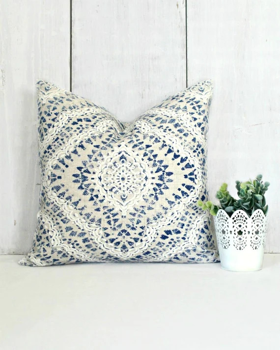 Navy and Tan Pillow Cover. Beige Blue and Ivory Medallion | Etsy | Etsy (DACH)