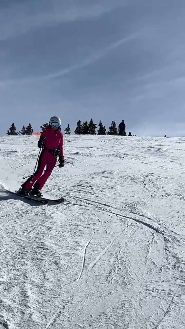Brighten up the winter slopes in this stunning pink ski jumpsuit! Sleek, flattering, and perfect for warmer ski days. (Think 25 degrees+) While this exact jumpsuit is sold out, don’t worry—I’ve linked a similar one that’s equally gorgeous! 💕❄️ #LTKWinterLooks #EffortlessStyle #SkiOutfit