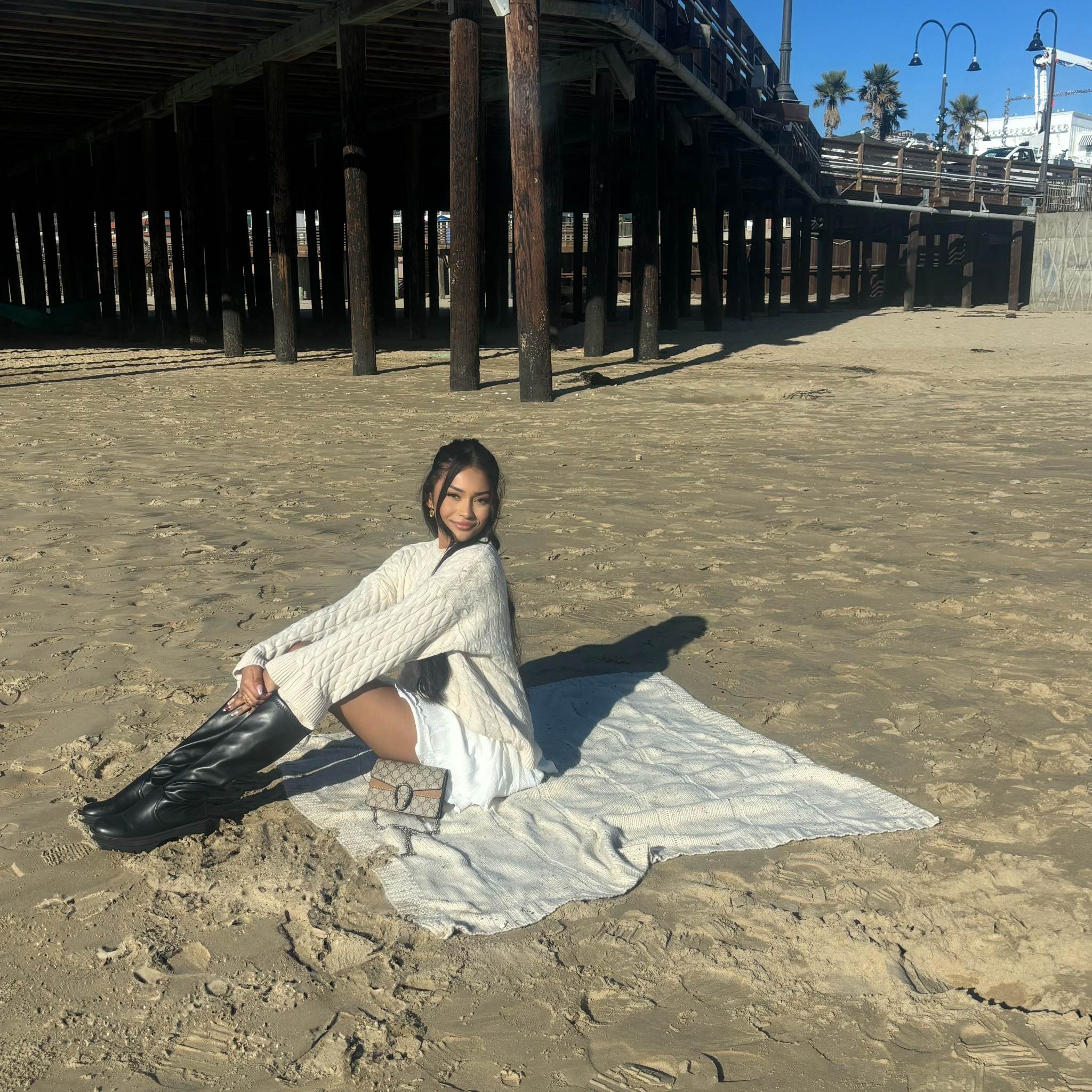 Winter beach trip 🍂 #californiadecember 

#LTKStyleTip #LTKTravel #LTKHoliday