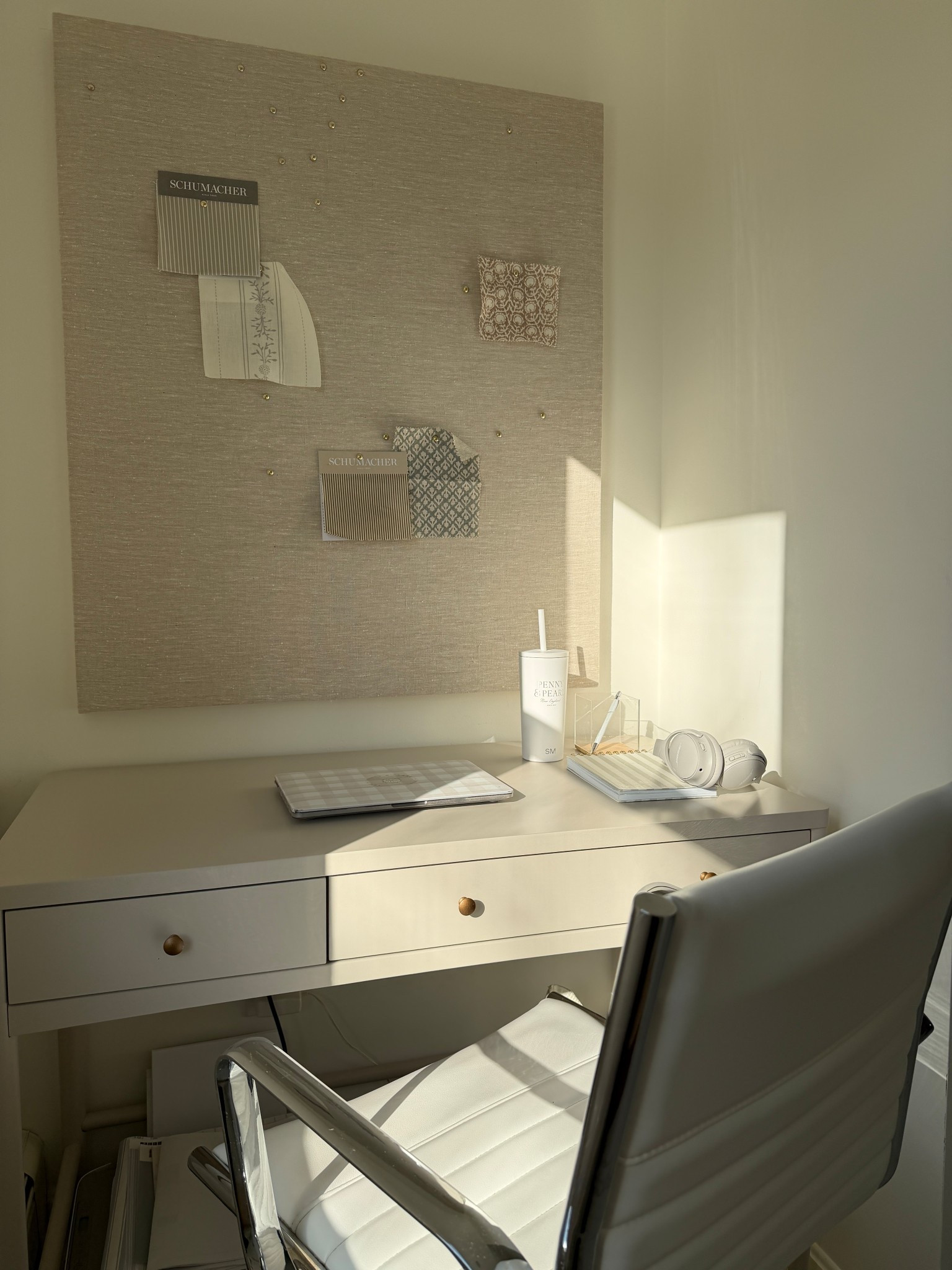 Shop my tiny office nook for under $1000

#LTKSaleAlert #LTKdayinmylife #LTKHome