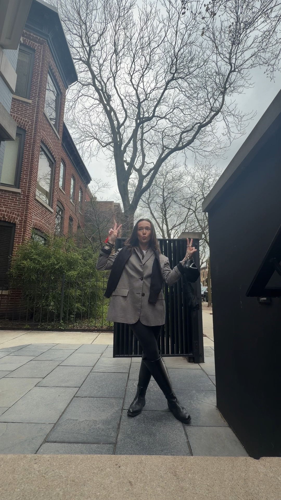 Chicago night out! Linked similar boots (dsw- Franco sarto) and blazer(old VICI) 
@lululemon @VICI @Aritzia 
#francosarto 


#LTKBeauty #LTKootd #LTKgrwm