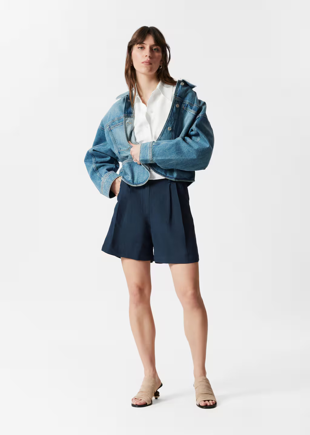 Tailored shorts finished with duo slash pockets. | & Other Stories - US