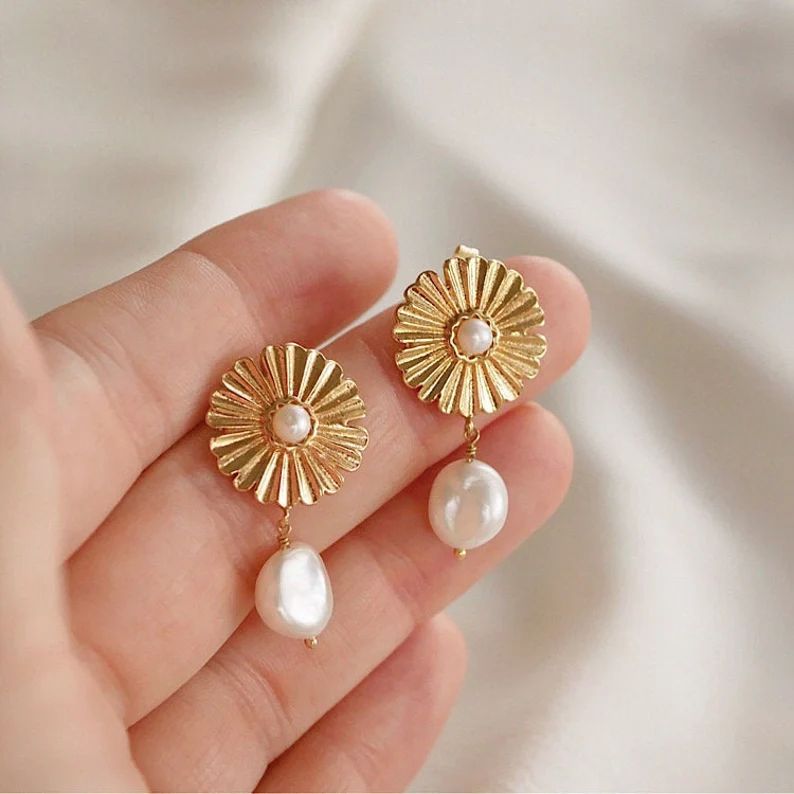 Pearl Drop Earrings Flower Earrings Daisy Pearl Drops - Etsy Canada | Etsy (CAD)