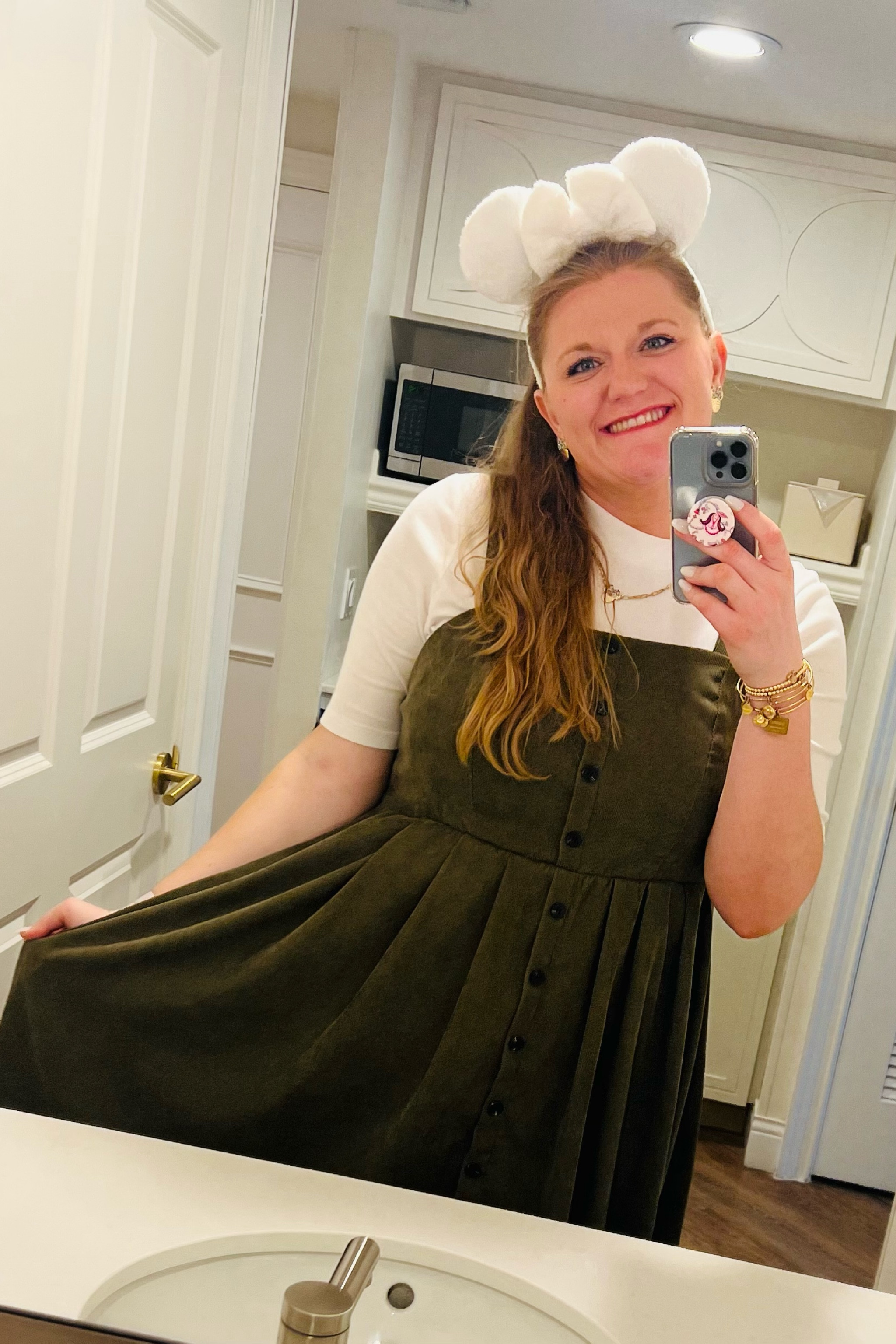 I’m addicted to Disney mirror seflies

Disney style, Disney outfits, Disney ootd

#LTKtravel #LTKstyletip #LTKFind