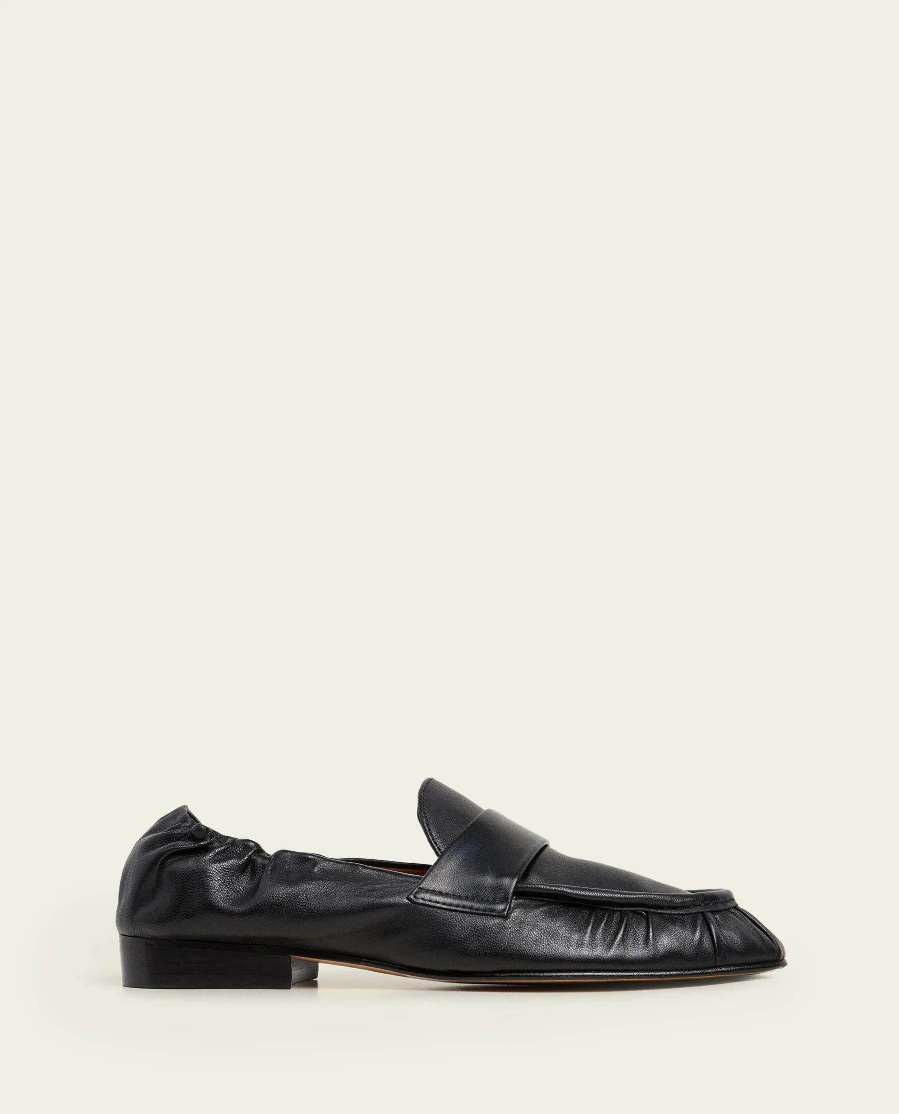 Samoa Leather Black | Flattered