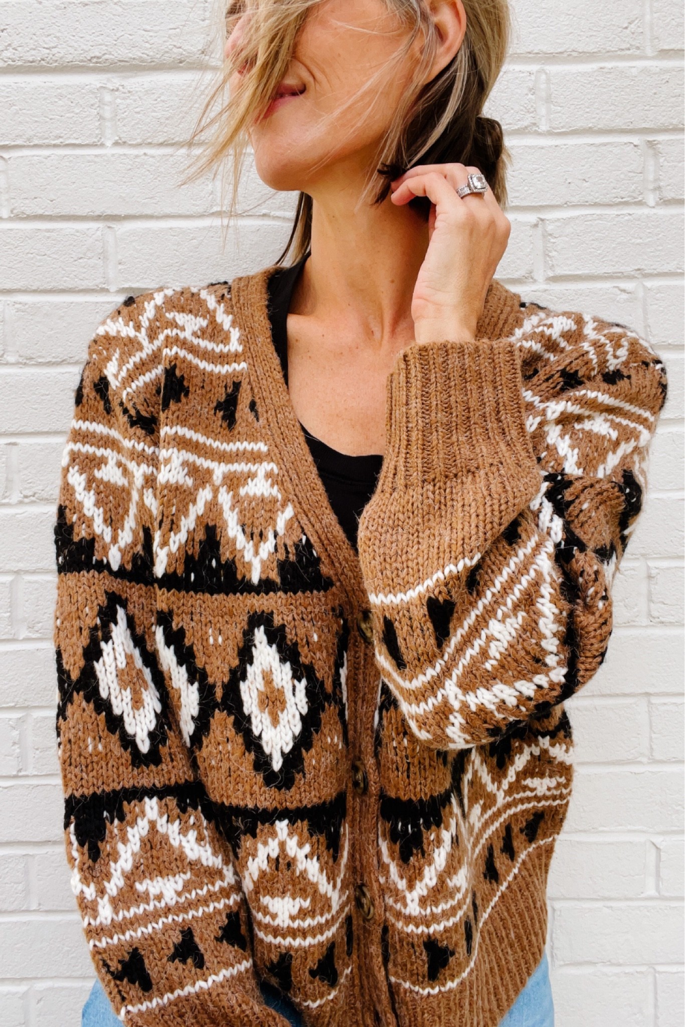 This cardigan deserves to be in Big Sky, Montana and I’m obsessed. I’m wearing it today for a day full of all the #momlife things, and it’s perfect. It’s a bit oversized and feels lived in. I’m wearing XS.

#LTKSeasonal #LTKunder100 #LTKstyletip