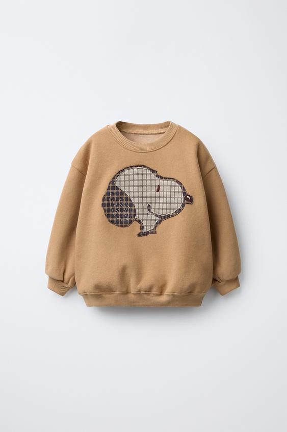 SNOOPY PEANUTS™ PATCH SWEATSHIRT | Zara US