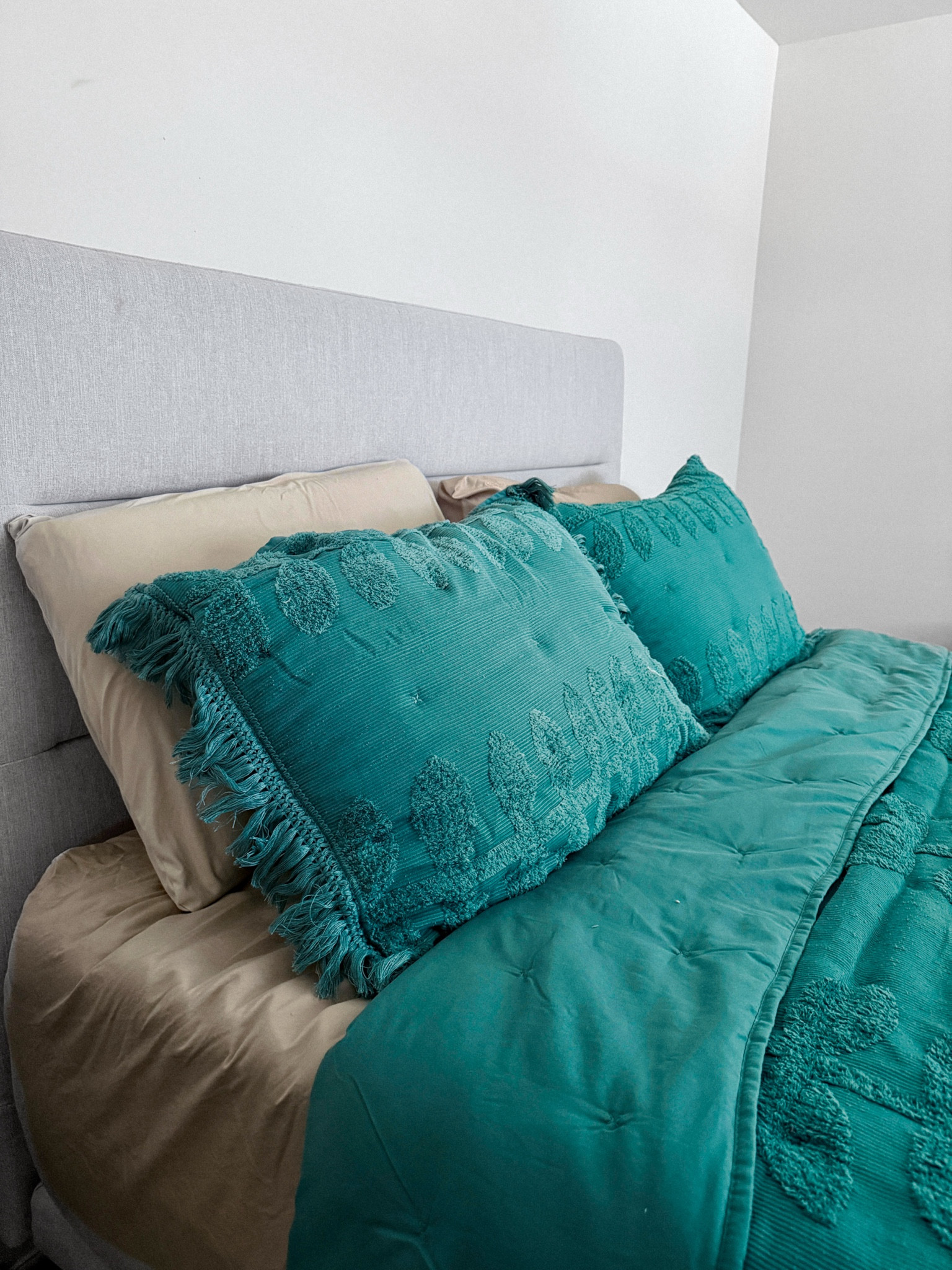 my matching pillow case finally came today, so my bedding looks complete 🥹 I think I’m going to get a lumbar throw pillow and blanket as well! 
#bedding #beddingset #springbedding #targetfinds #jungalow 

#LTKFindsUnder50 #LTKHome #LTKSaleAlert