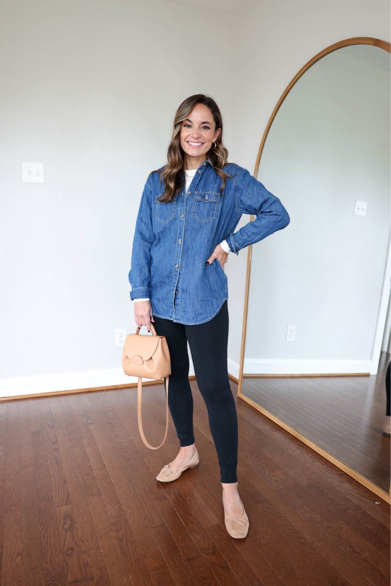 2024 fall casual capsule wardrobe series: leggings 

Denim shirt (j.crew): petite xxs 
White t-shirt (gap): xxs 
Leggings (quince): xs, 24” inseam 


*alternate less expensive options are listed on my blog post for the capsule wardrobe 

My measurements for reference: 4’10” 105lbs bust, waist, hips 32”, 24”, 35” size 5 shoe. 25” inseam measurement to my ankle bone.


#LTKSeasonal #LTKFallSale