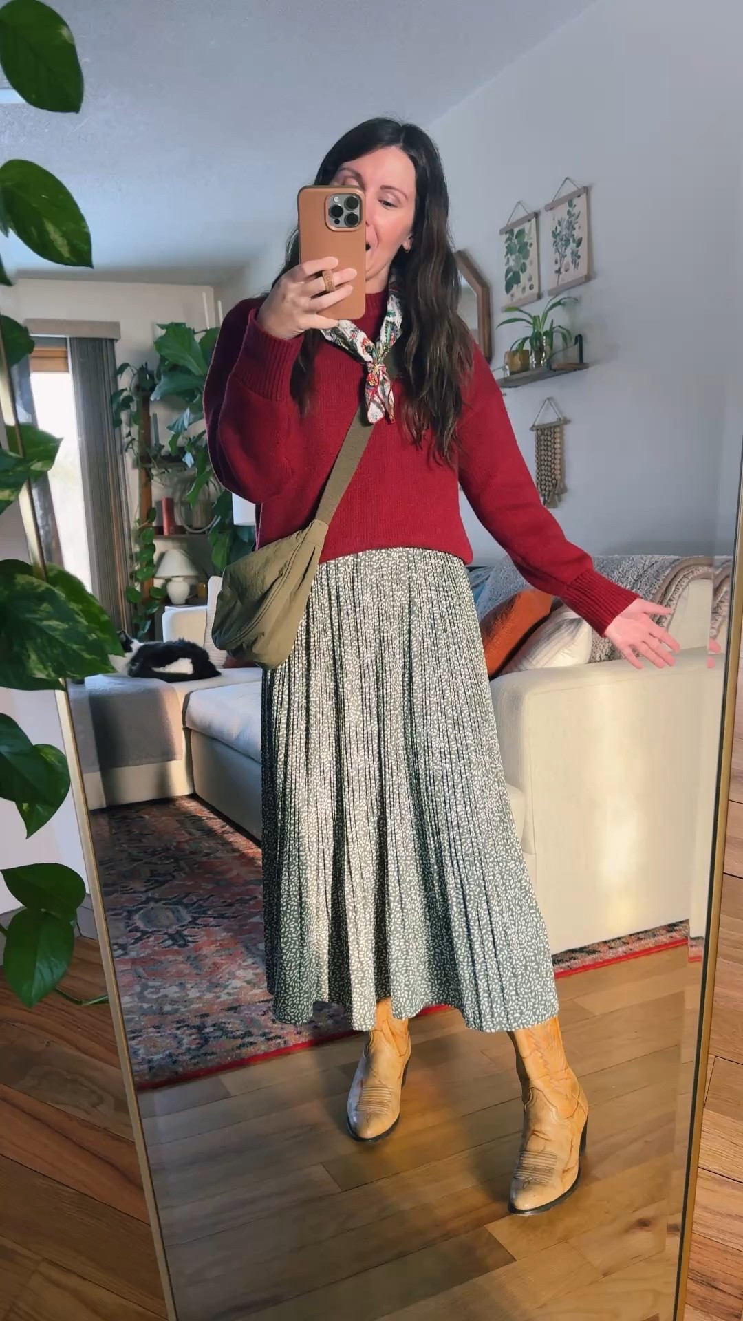 Wanted to wear something a little bit fun today❤️

wearing xs in my sweater (burgundy color), xs in my skirt, and my boots are from eBay and I also linked similar. My bag is older so I linked a couple similar ones too. Love thi little printed scarf too! 



#LTKootd #LTKSeasonal #LTKPetite