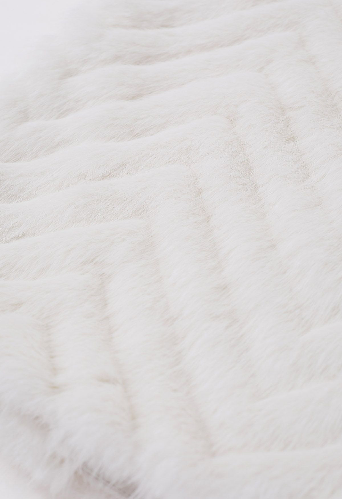 Posh Faux Fur Coat in White | Chicwish