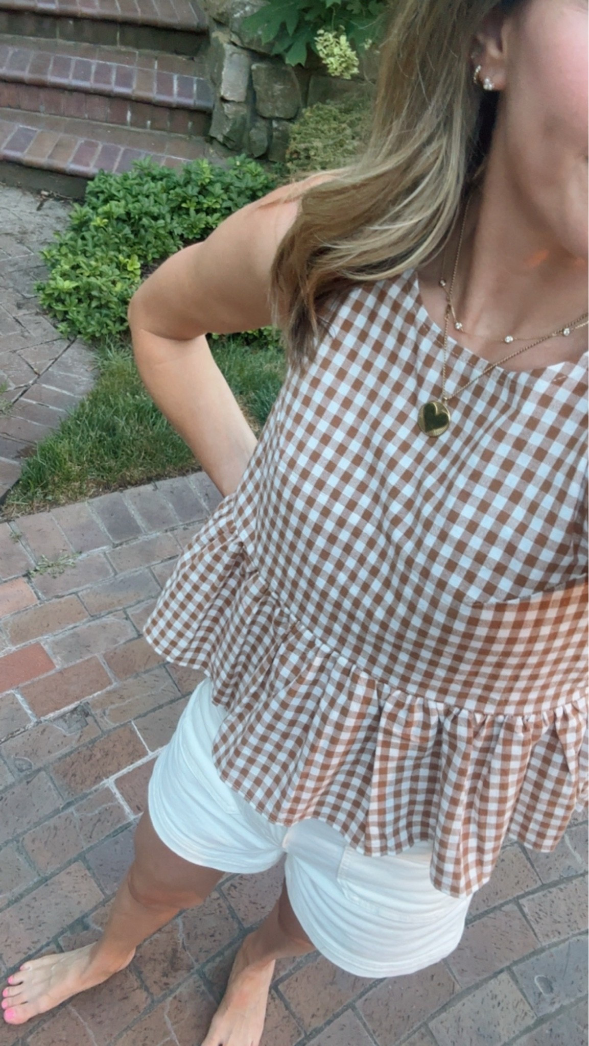 Summer outfit. This top is part of an Amazon set wearing xs