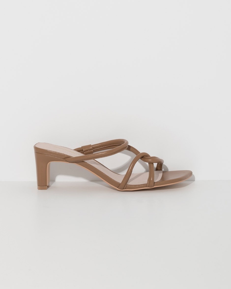 Toffee Willow Sandals | The Dreslyn