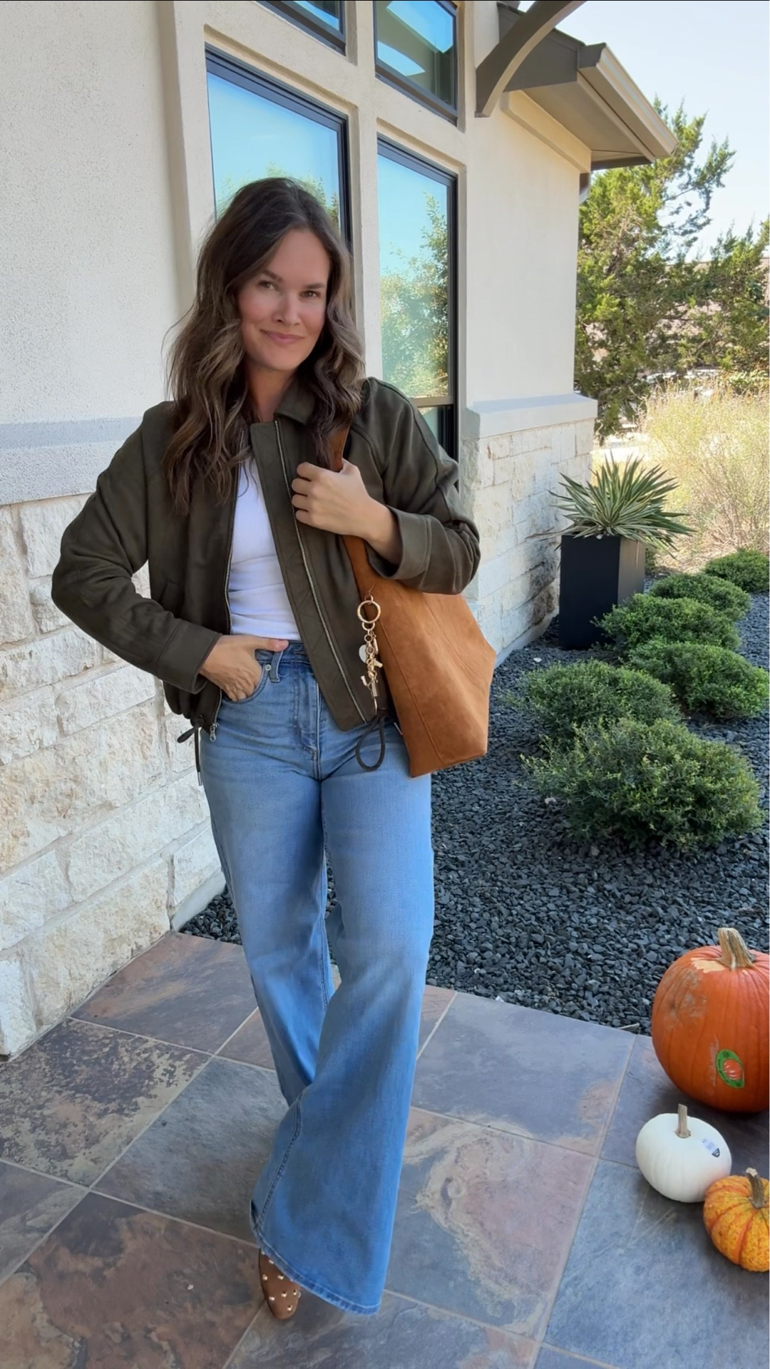 LIKE and comment “FALL FASHION” to have all links sent to your messages. fall fashion finds from target. Love these easy basics from target easy to mix and match. The bag and shoes are insane- matching sets- fall outfits- casual outfits  😍✨  which find is your favorite? 
.
#target #targetstyle #targetfashion #momstyle #momfashion #everydaystyle #casualoutfit #casualstyle #fallstyle #fallfashion #fallstyle 

#LTKFindsUnder50 #LTKSeasonal #LTKSaleAlert