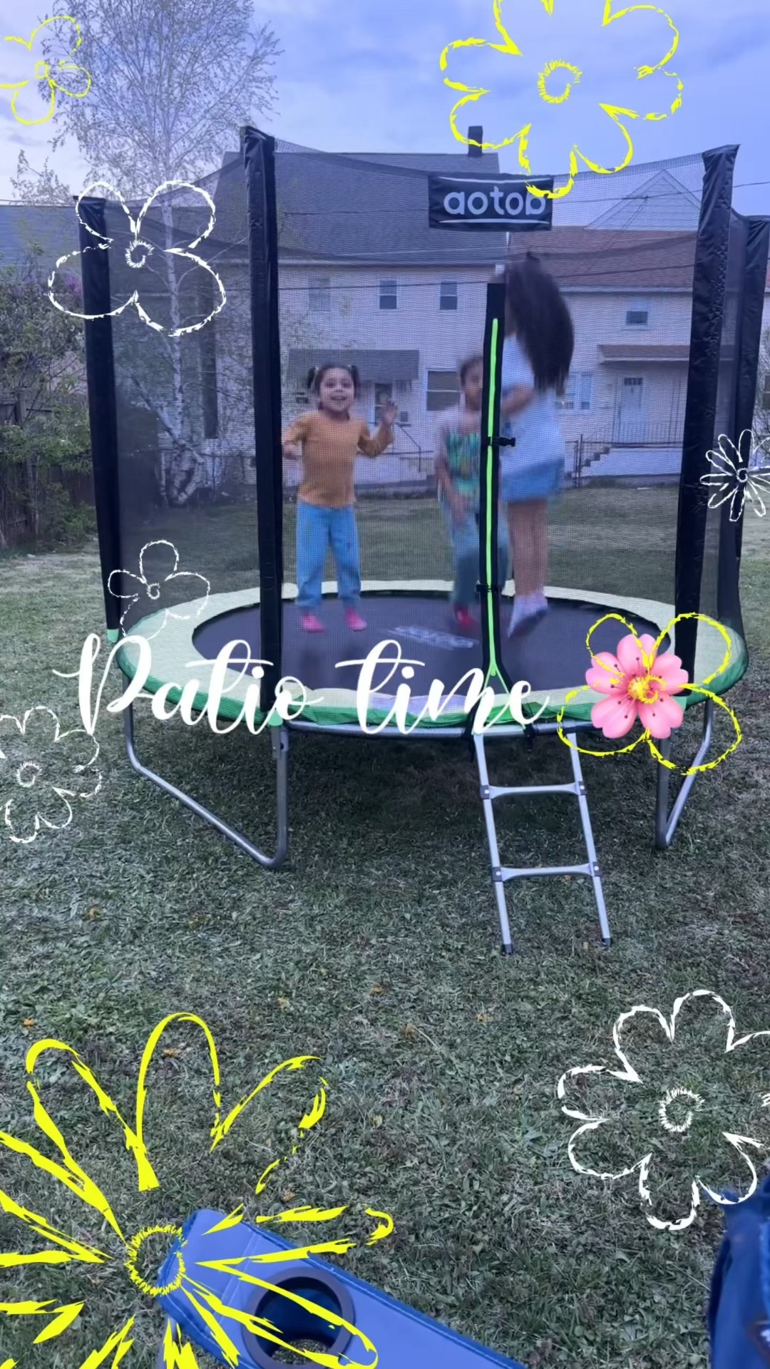 Verano en casa 🌳 ☀️ 

y el plan perfecto llegó en una caja! Armamos este trampolín sí, está en Amazon Best seller @amazon y ya se convirtió en la sensación del patio. 

Brincos, risas y horas de diversión. 

Te dejo el link por mensaje, por si también quieres uno.”
Comenta SHOP 

#SummerVibes #BackyardFun #TrampolineTime #amazonFinds #FamilyFun #SummerDays #OutdoorPlay #MomLife #KidsActivities #summerready☀️