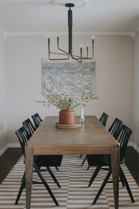 Neutral, organic dining space

#LTKhome #LTKstyletip