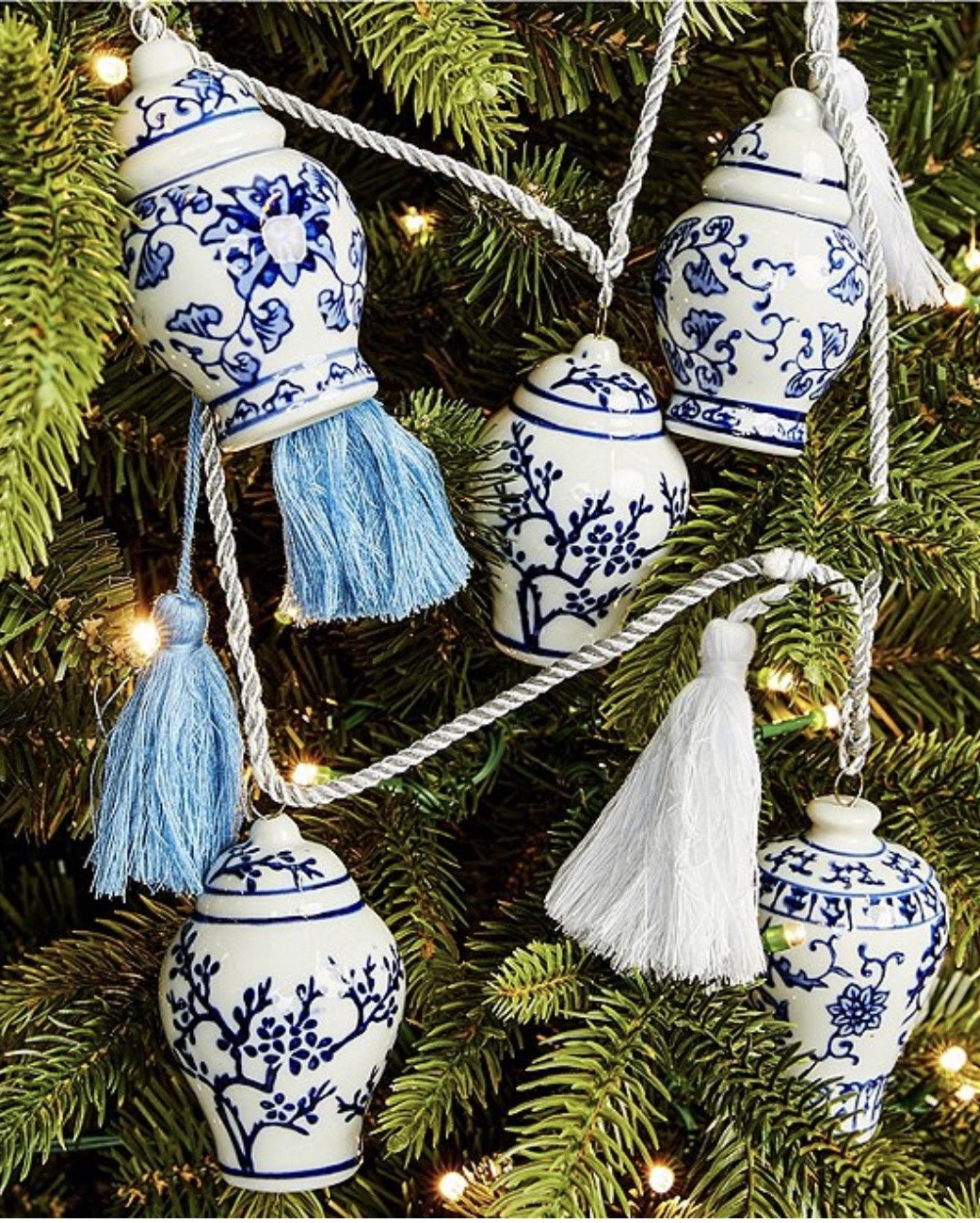 New Christmas decor / chinoiserie ornaments 💙