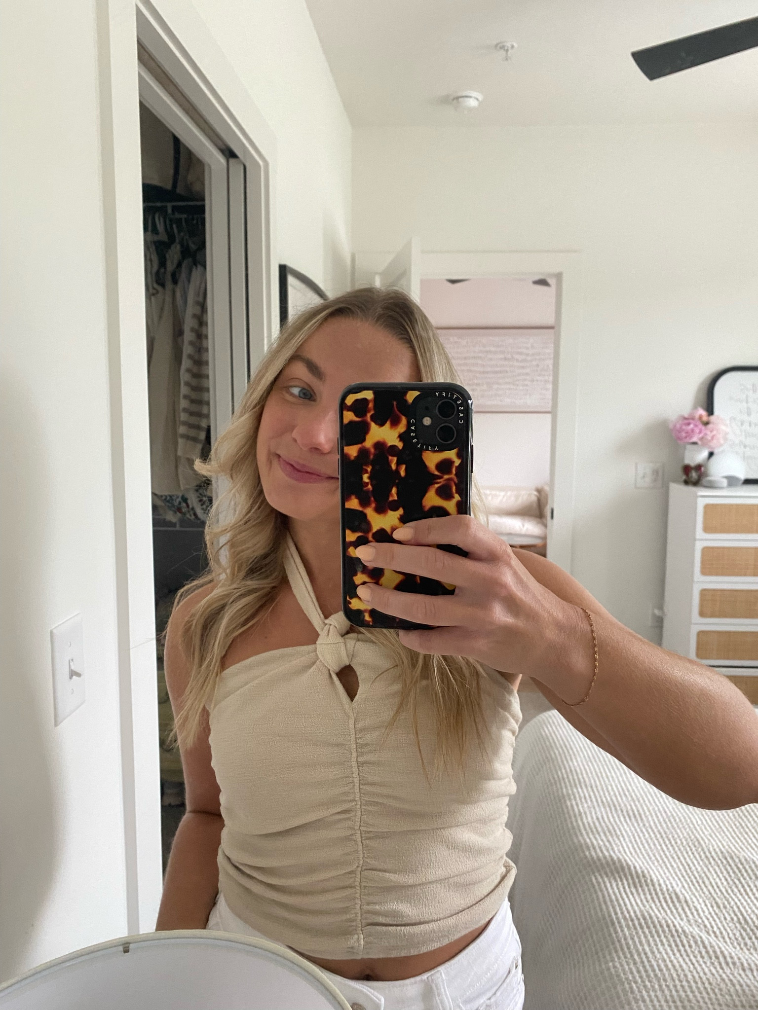 Perfect phone case for the summer! 📱🤍

#LTKPetite #LTKootd #LTKgrwm