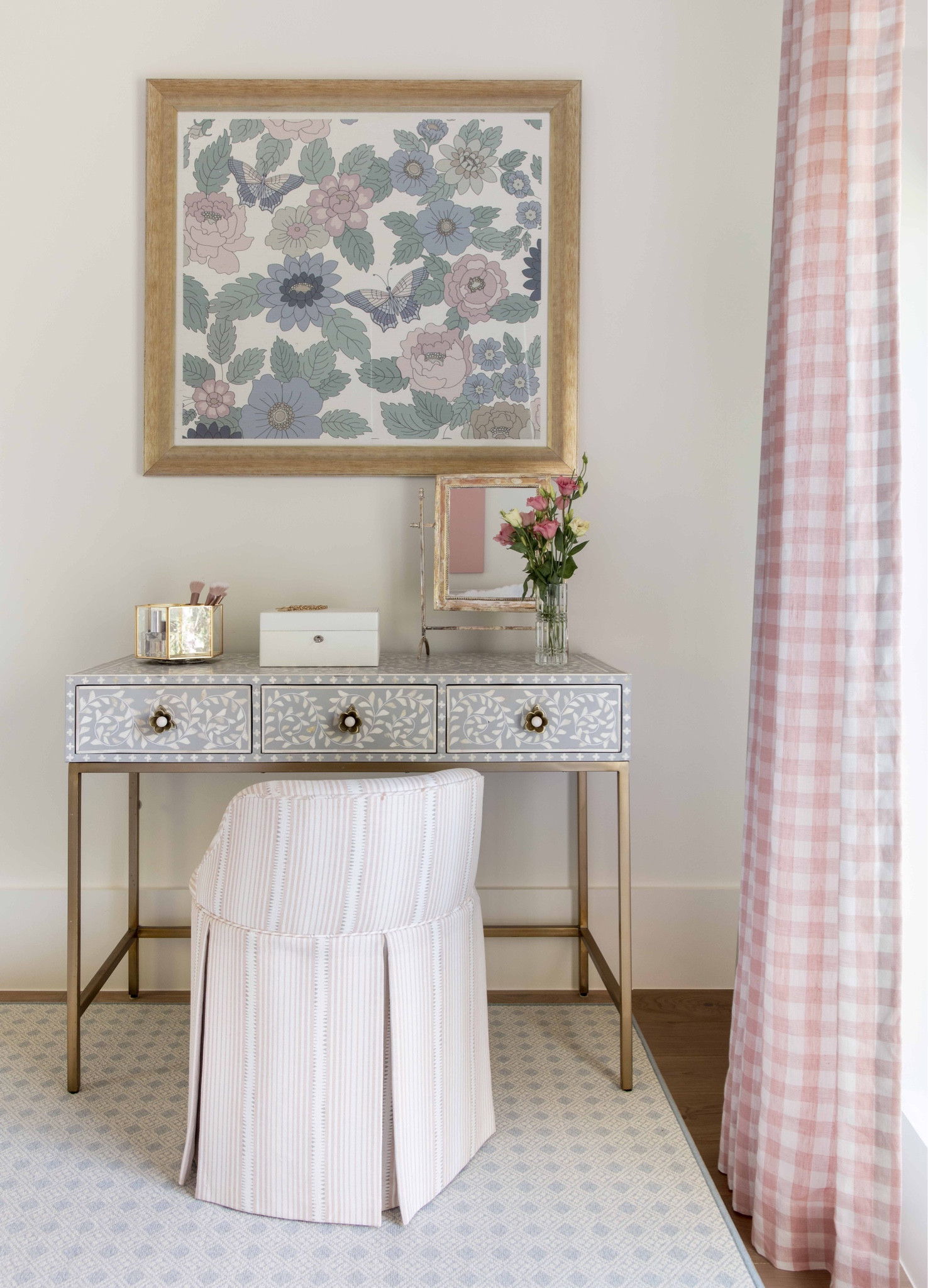 Girl‘s Vanity. Vanity Design Inspiration. Vanity Goals. Luxury Interior Design. 💗

#LTKSeasonal #LTKfamily #LTKhome