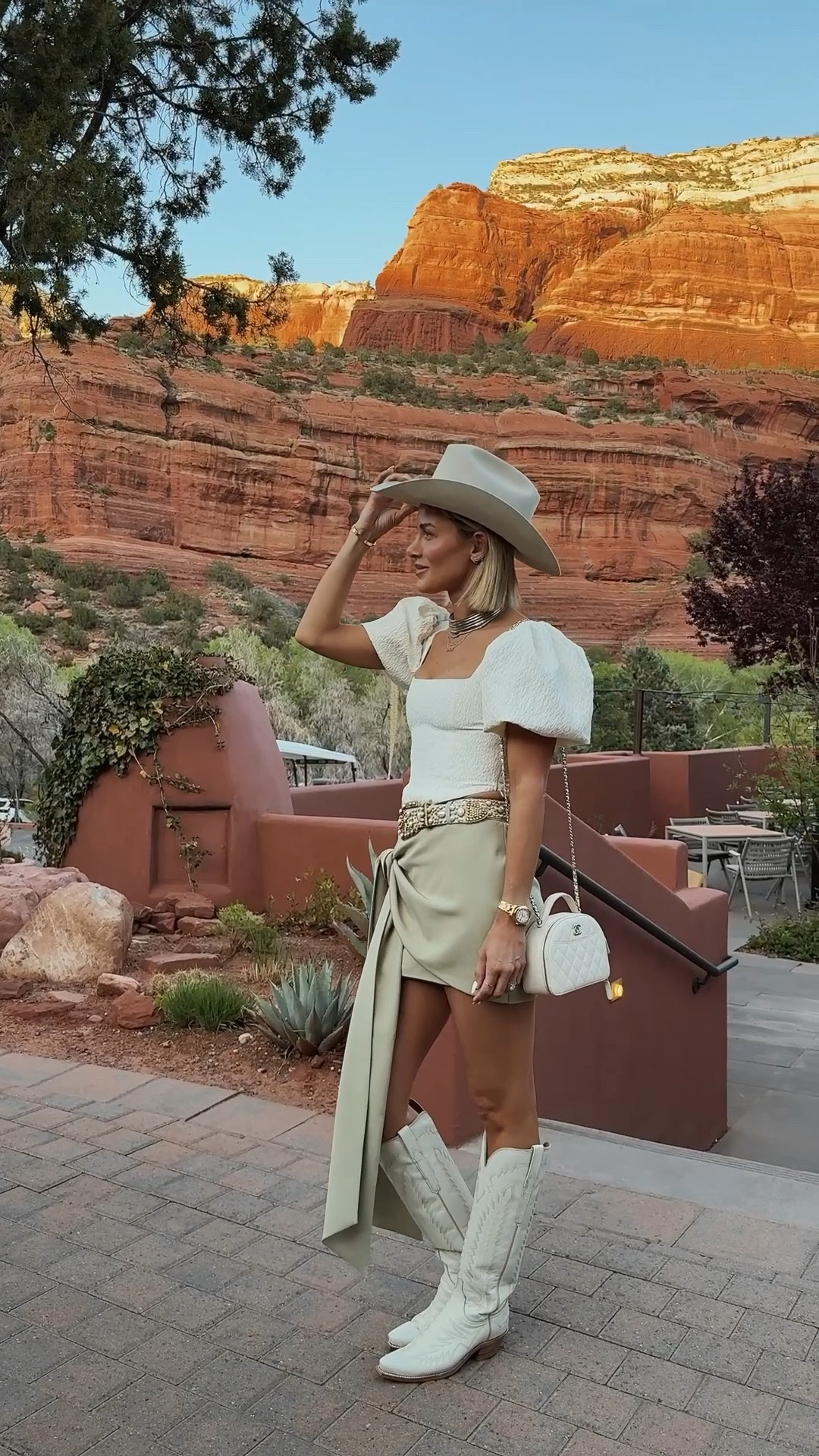 the perfect fit for your next country concert 🎶 

spring fashion, puff sleeve top, neutrals, cowboy boots, western, festival style

#LTKTravel #LTKFestival