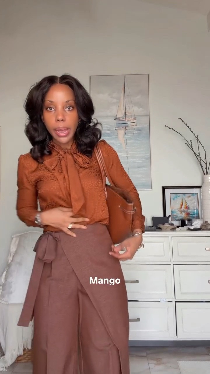A little office outfit Inspo from what I wore to work on Monday. 

Top: @anntaylor 
Trouser: @Commense 
Heels: @Zara 
Bag: @mango

#LTKgrwm #LTKootd #LTKPetite