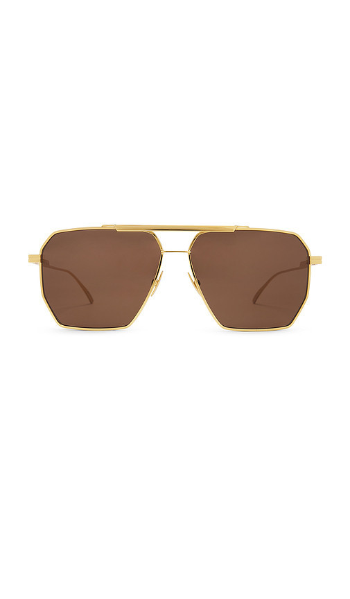 Bottega Veneta SONNENBRILLE in Metallic Gold. | Revolve Clothing (Global)