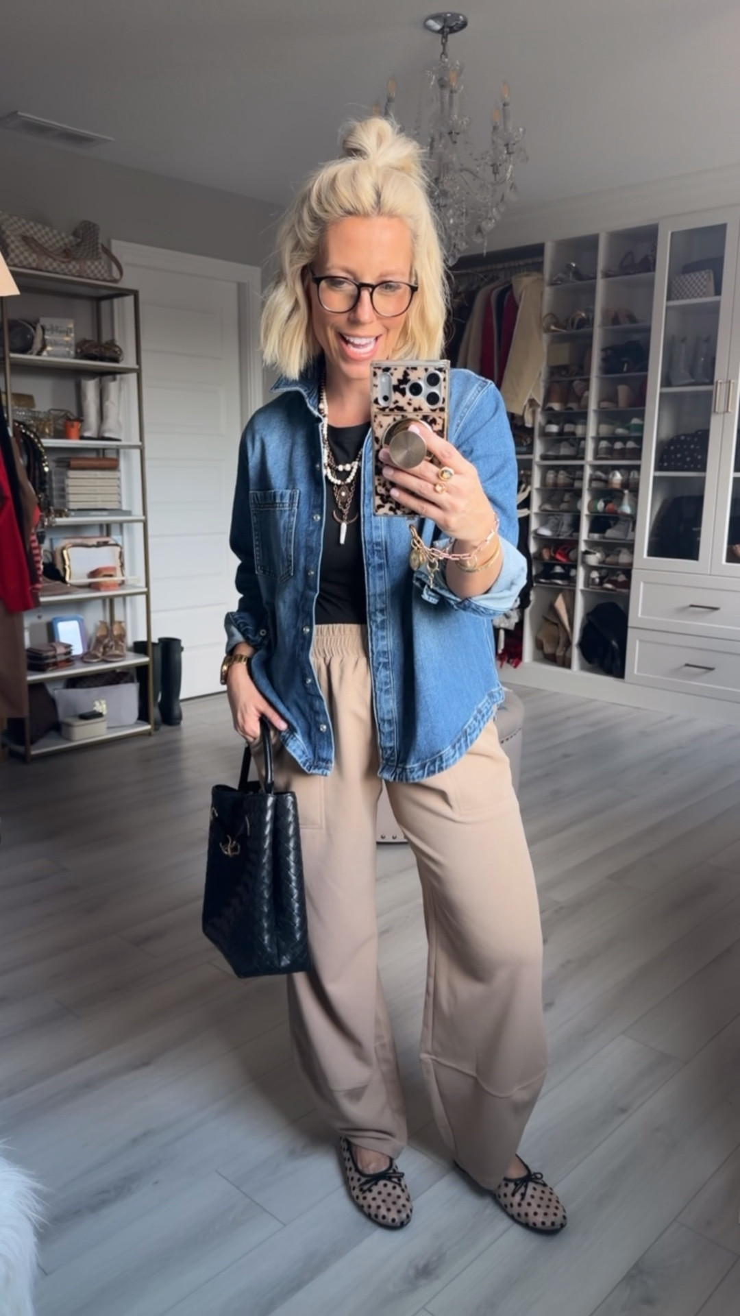 This versatile denim top is a good one to style!! The sizes are on sale right now!!!⬇️⬇️⬇️
Denim top small
Black tee medium 
Pants medium 

#LTKSaleAlert #LTKootd #LTKOver40