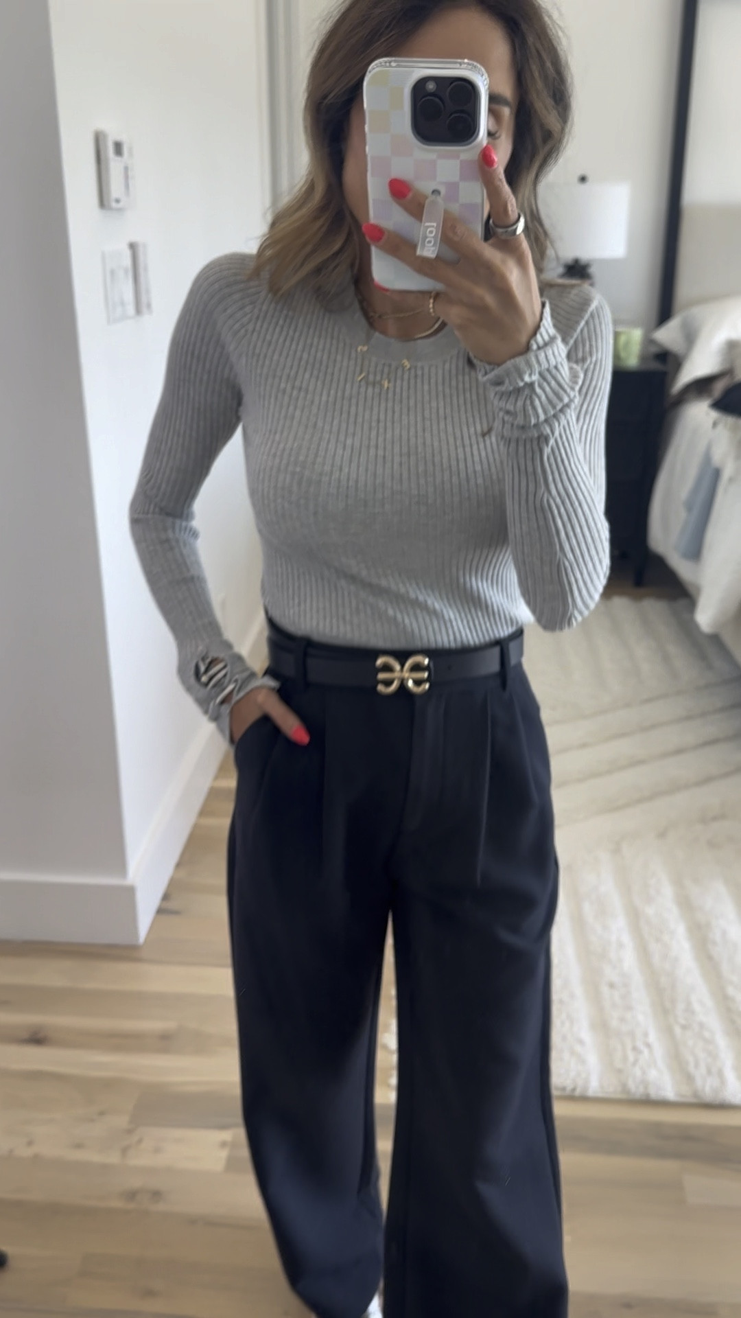 Grey ribbed long sleeve top under $25 wearing size xs 

#LTKFindsUnder100 #LTKWorkwear #LTKFindsUnder50