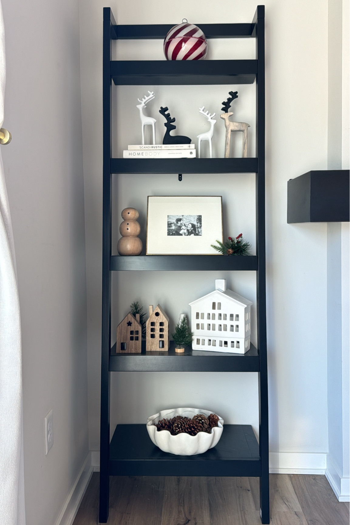 Christmas decor 🫶🏻🎄

#LTKSeasonal #LTKHome #LTKHoliday