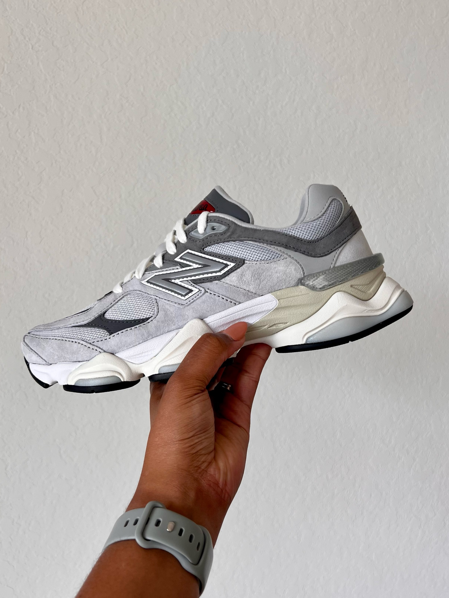 The perfect neutral sneaker! So cute and comfy 🫶🏽 #newbalance #newbalance9060 