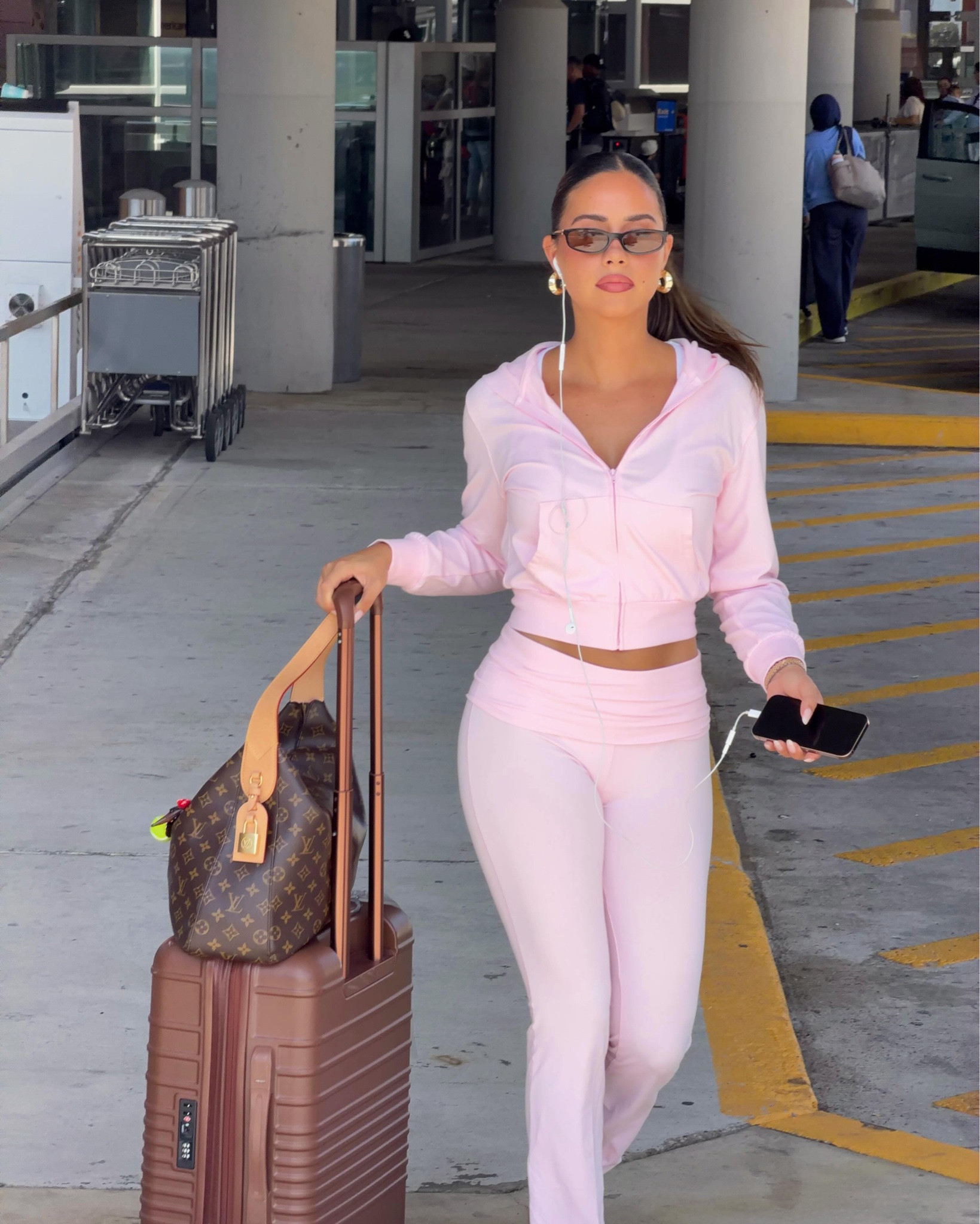 kinda chic to never say no to a trip ✈️
