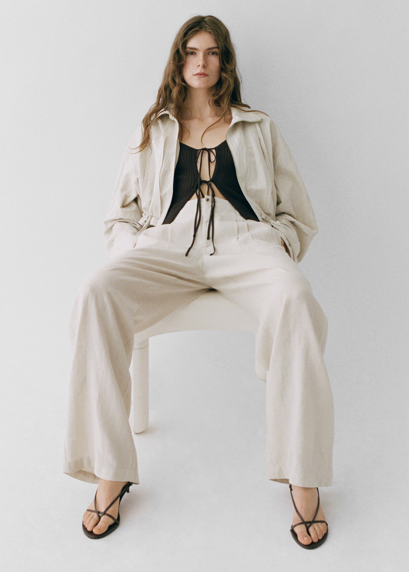 Linen trousers with tortoiseshell button - Women | MANGO United Kingdom | MANGO (UK)