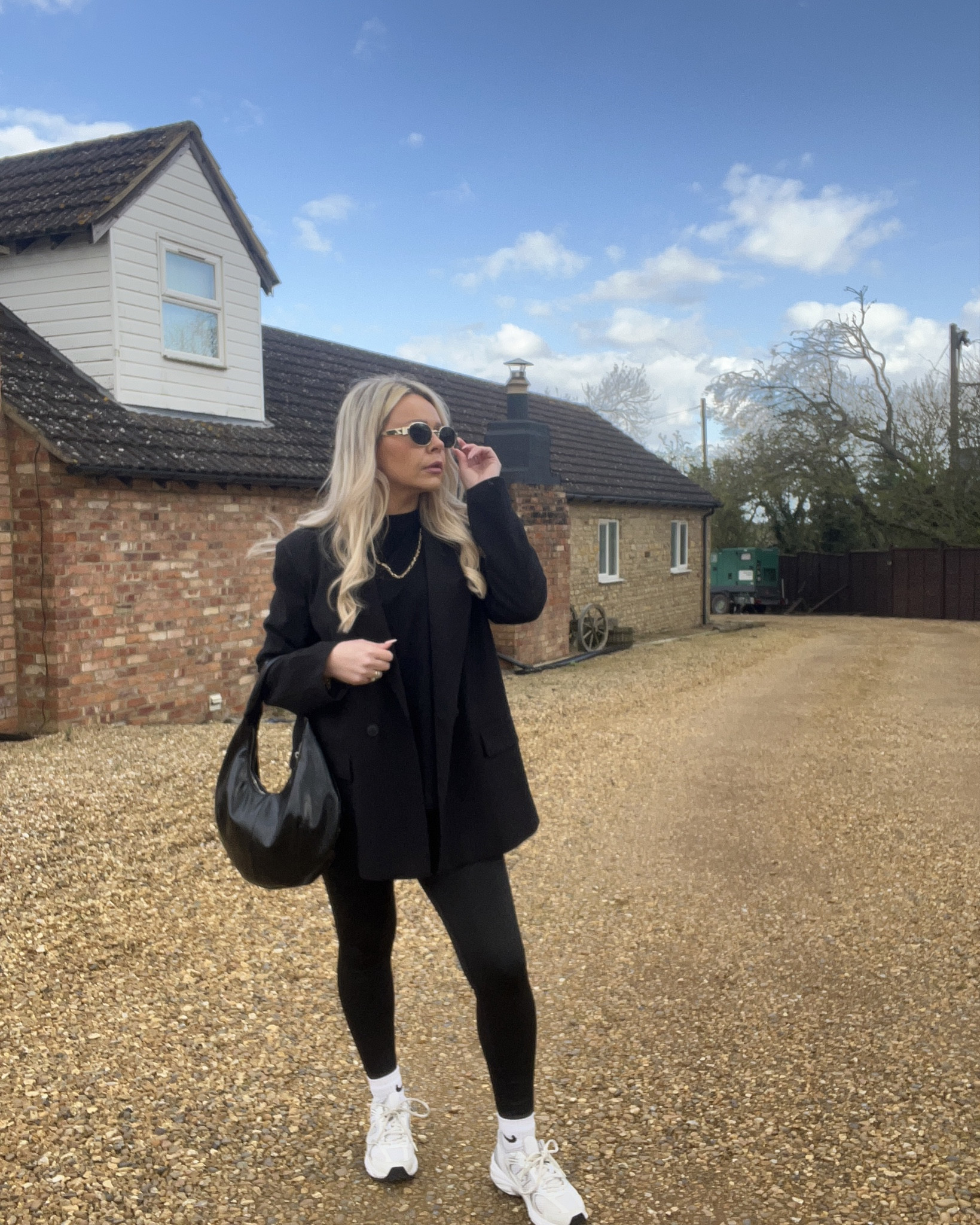 Simple outfit ideas 🖤

#LTKshoecrush #LTKstyletip #LTKover40