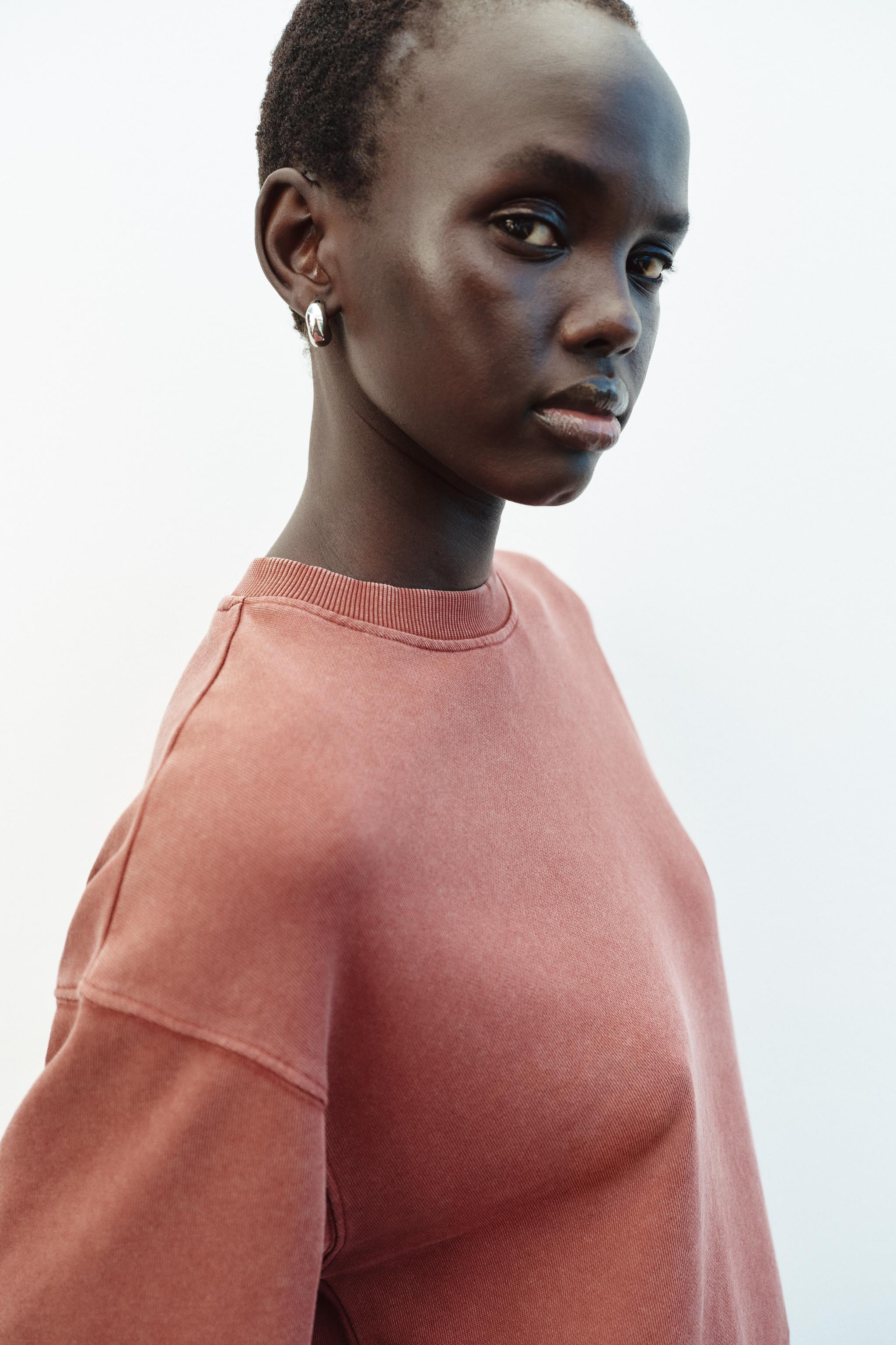 FADED-EFFECT OVERSIZE SWEATSHIRT22.99 GBP Burgundy Grey marl SandBurgundy | 3641/155/681Put it in... | Zara UK