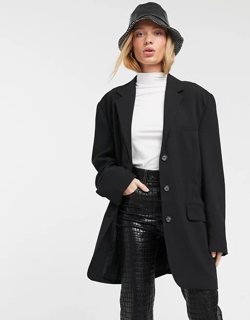 Weekday Shary oversized blazer with lightly padded shoulders in black | ASOS EE